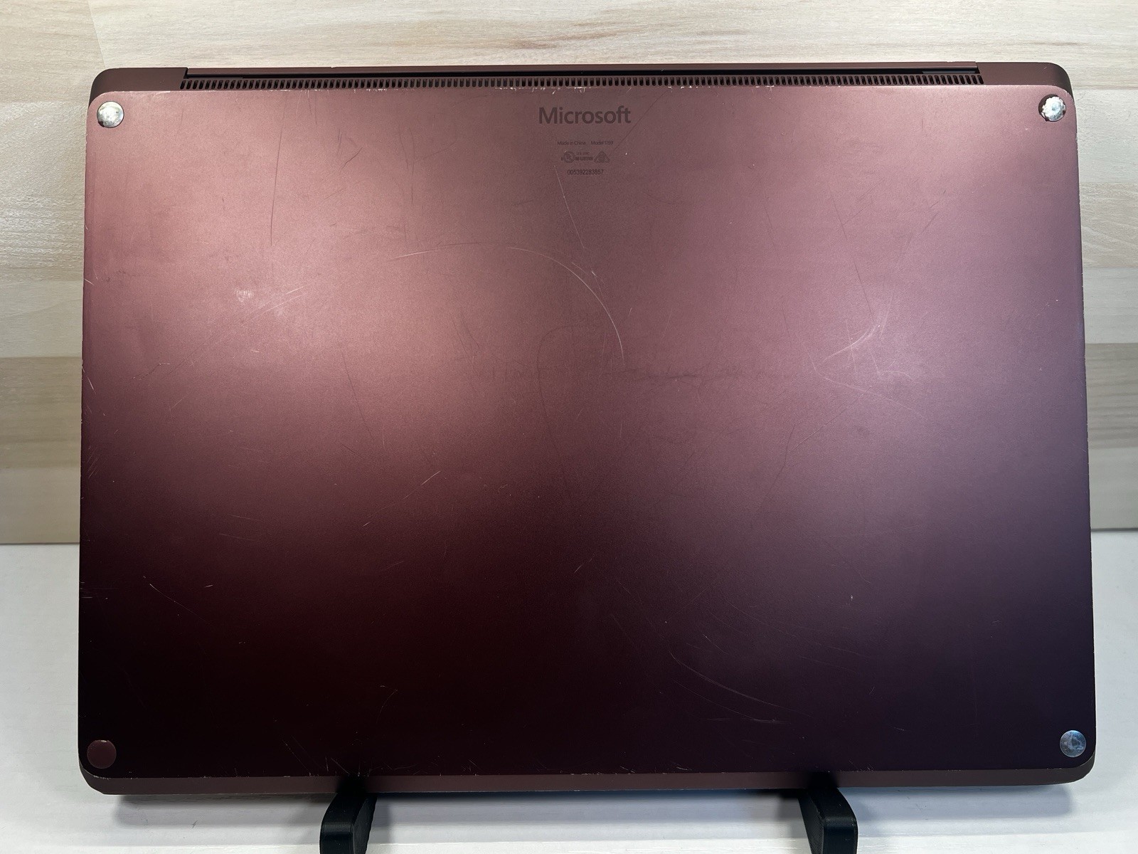 Microsoft Surface laptop 2 13.5″ (256GB, Intel Core i5 8th Gen. 1.60 GHz, 8 GB)