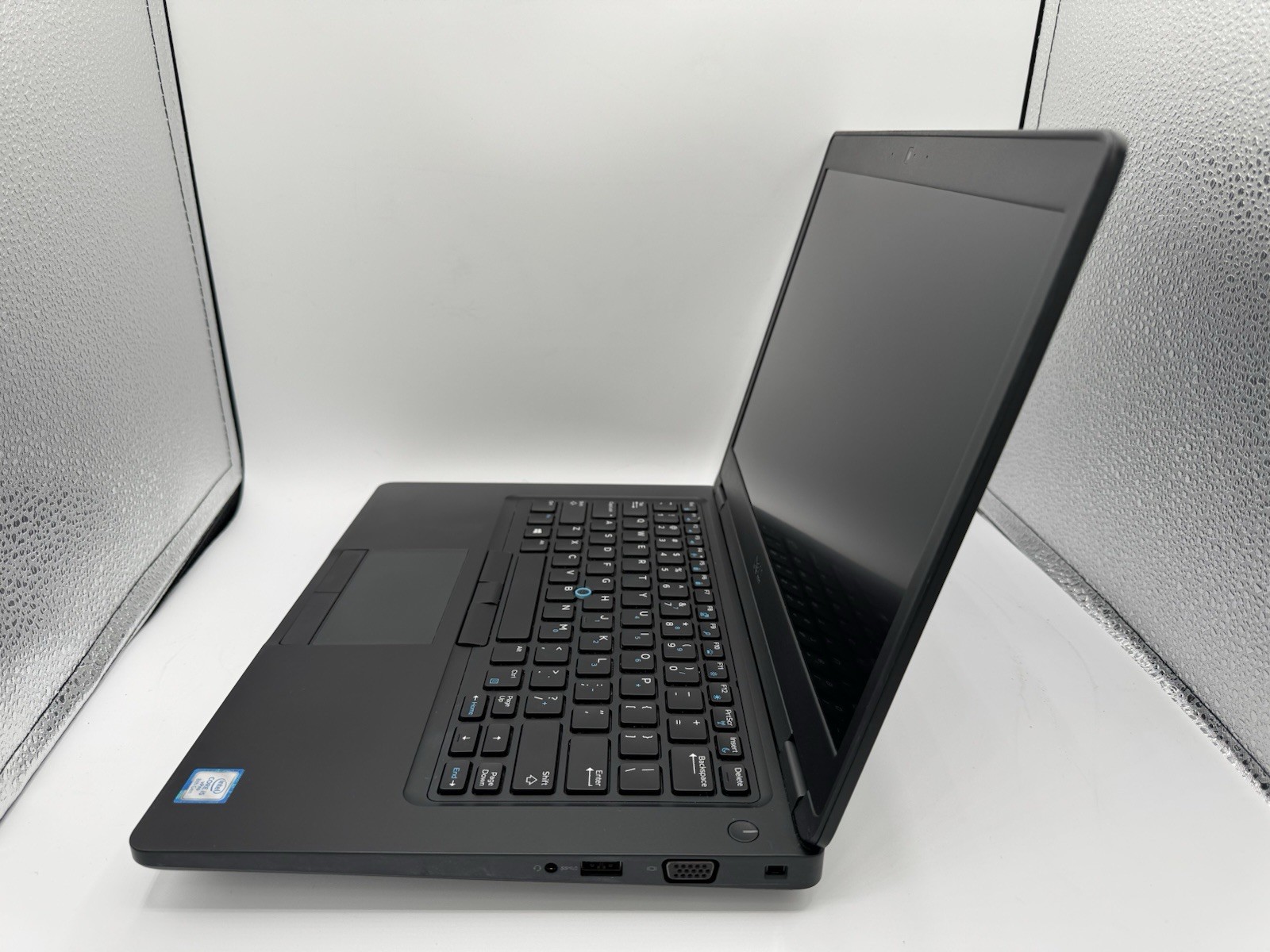 Dell Latitude 5490 14″ Laptop i5-8350U 1.7GHz 8GB RAM 256GB SATA M.2 Win 11 Pro