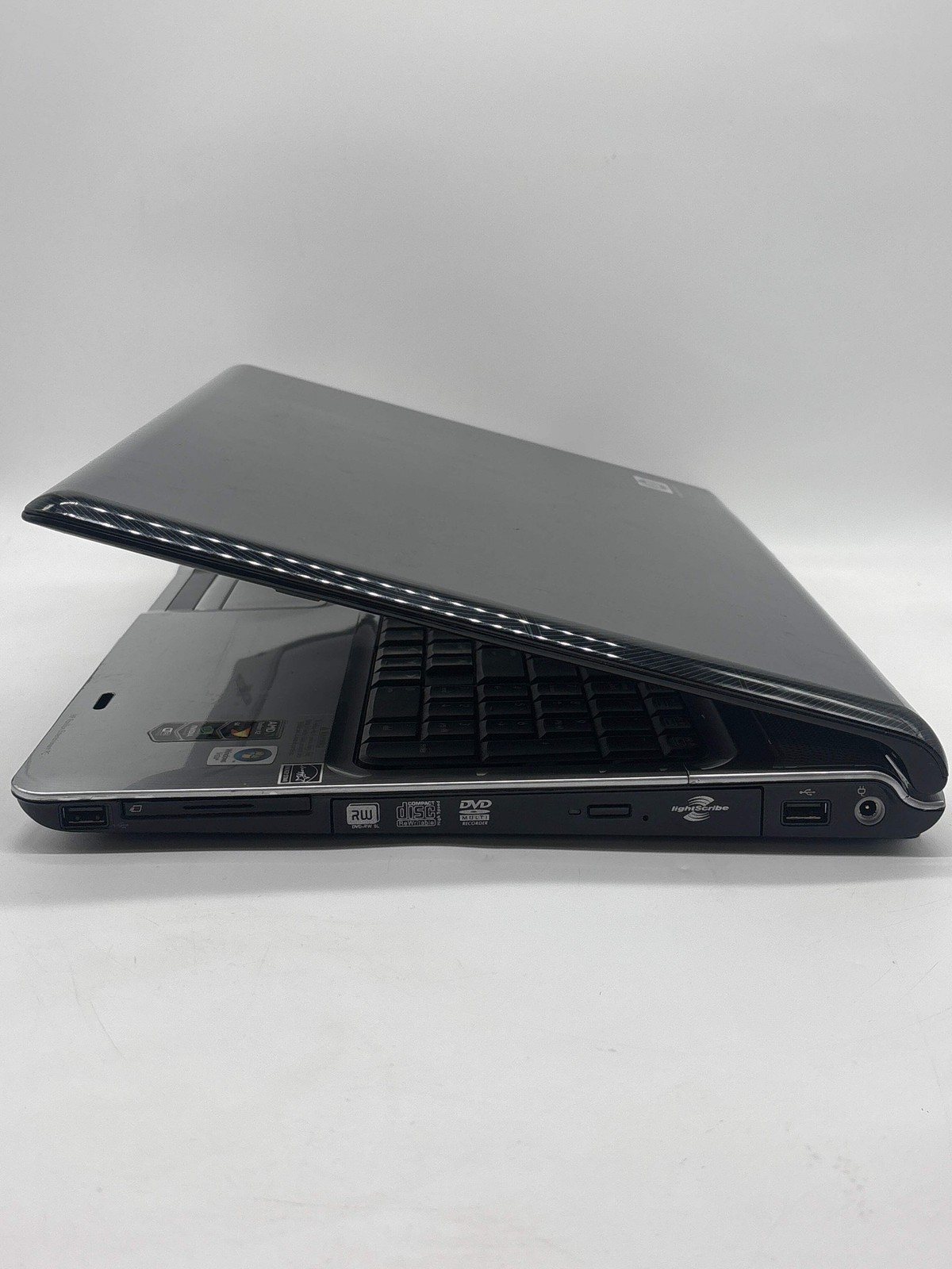 HP Pavilion dv2000 17″ AMD Turion 64 X2 4GB RAM 250GB HDD Black – For Parts