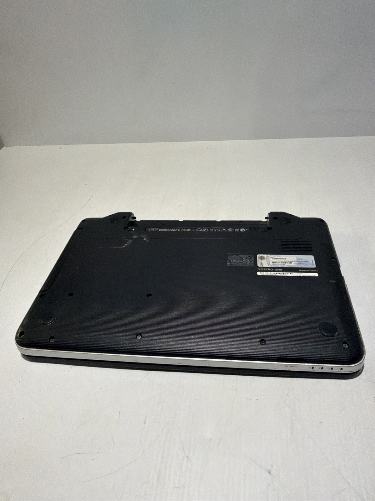 Dell Vostro 1540 15″ Laptop i3- M380 4gb Ram 320gb HDD Windows 10 Home No P/S