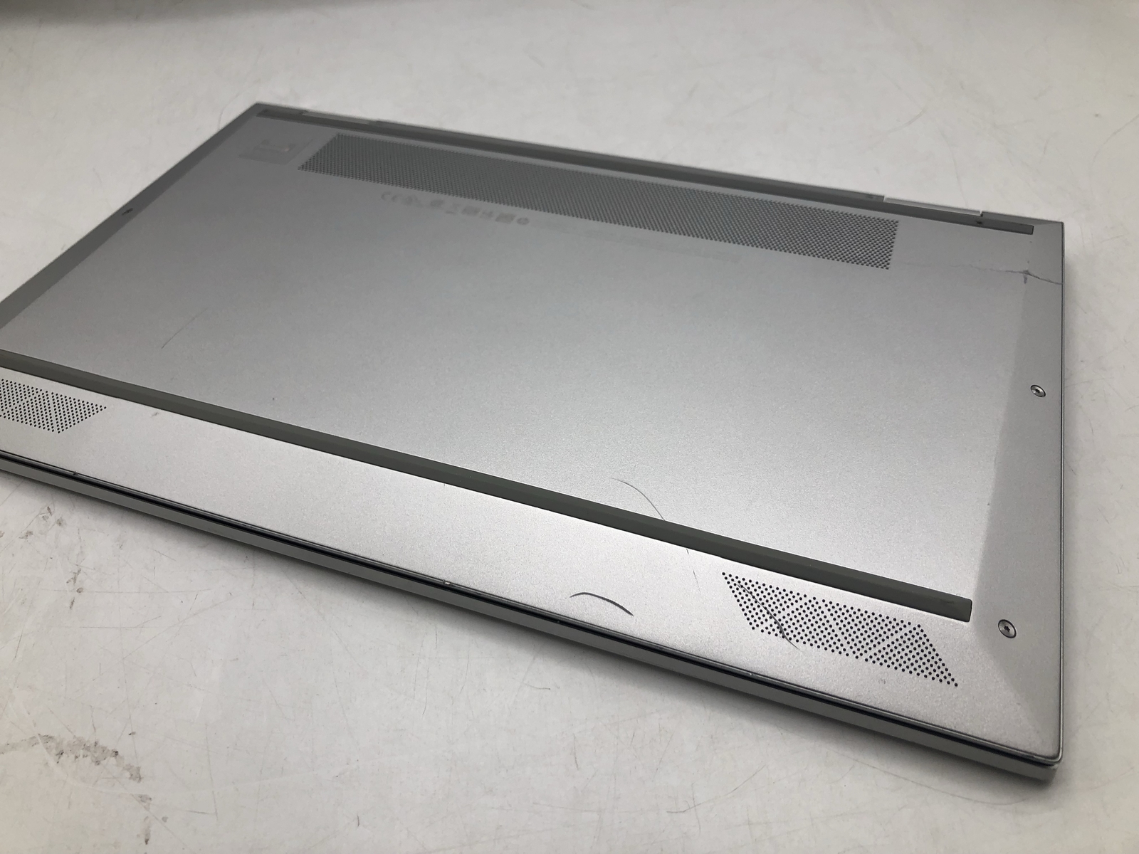 HP Elitebook x360 1040 G8 – I7 14″ Touch 3.0Ghz 16 GB 512GB Grade D