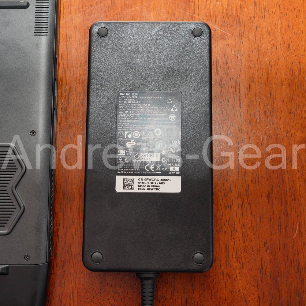 Alienware m17 R3 17.3″ 144Hz i7-10750H RTX 2060 6GB 16GB RAM 512GB SSD