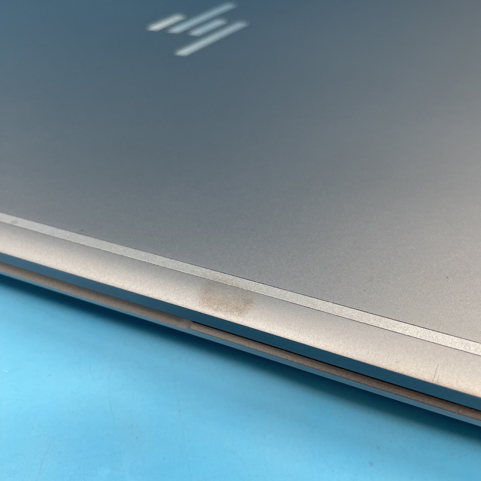 HP ZBook Studio G5 | i7-8850H | 8GB RAM | NO SSD | P1000 | NO OS | 69% BATT