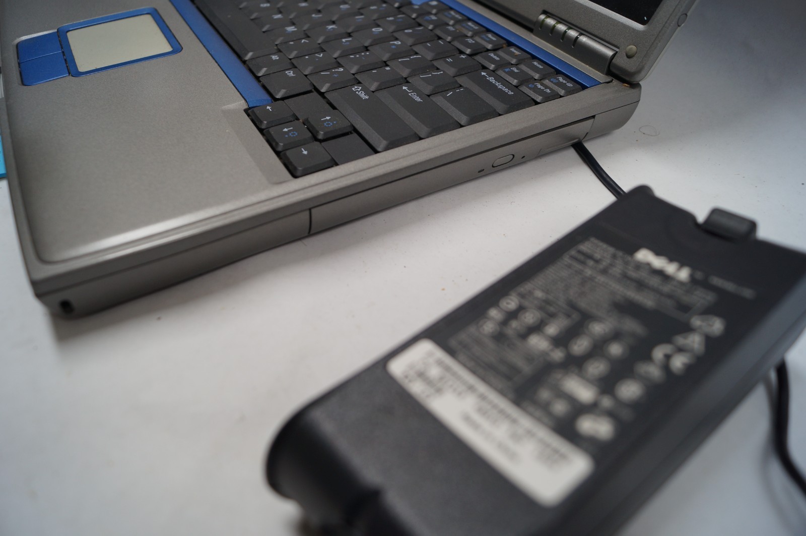 Dell Inspiron 600M PP05L 14″ 1.5GHz 256MB WinXP Mem w Charger WORKING PoR B151