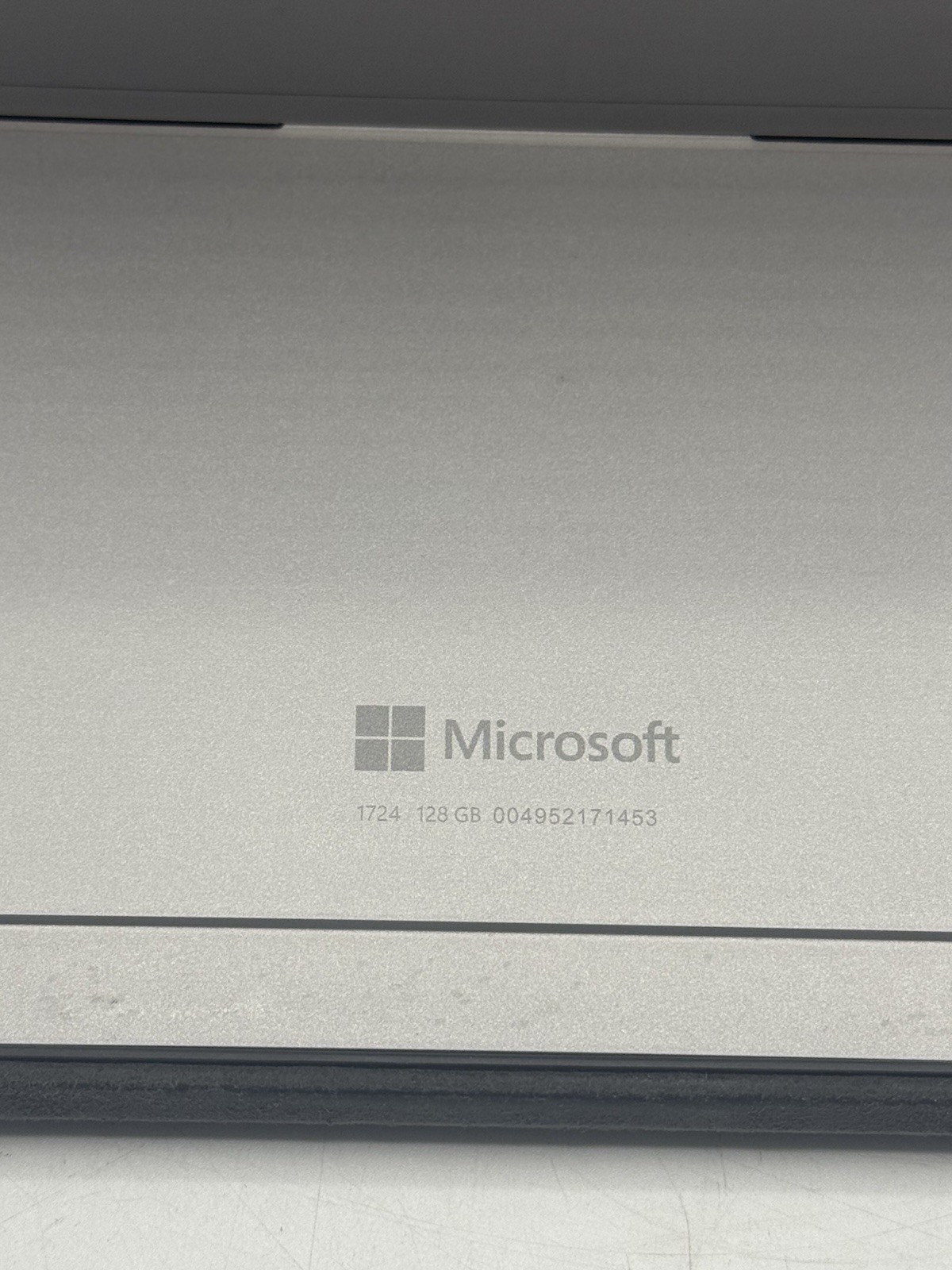 Microsoft Surface Pro 4 1724 12.3” Intel i5-6300U 4GB RAM 128GB SSD WIN10P