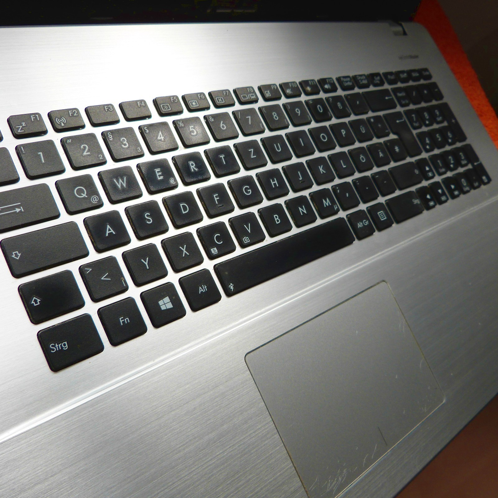 Asus R751 VivoBook ICECOOL 17 inch HDPLUS l 500GB Windows 11 HDMI TURBO i5 USB3