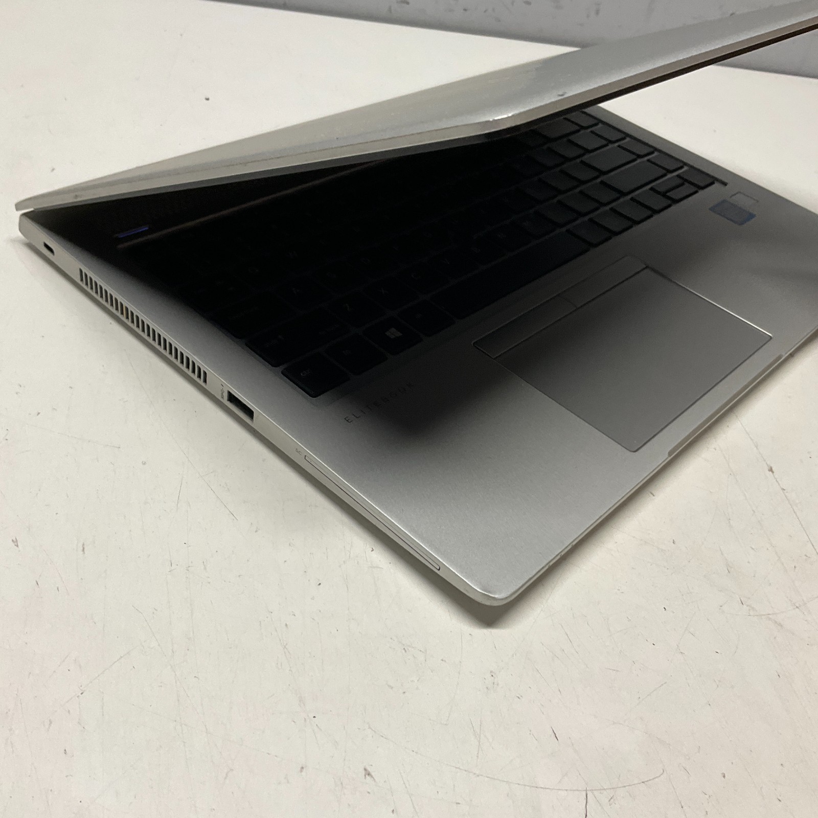 HP EliteBook 840 G5 14″ Laptop i5 7th Gen 256GB SSD 8GB RAM Windows 10 Pro NICE