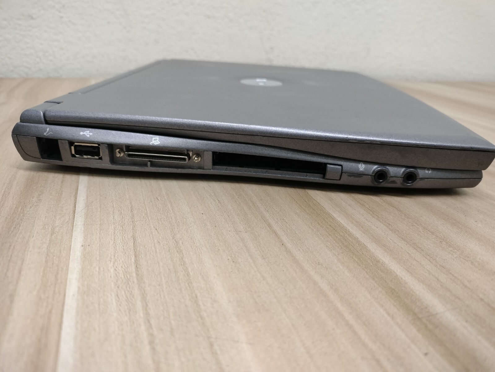 VINTAGE Dell Latitude C400 12.1″ Pentium III *SOLD AS-IS*UNTESTED*