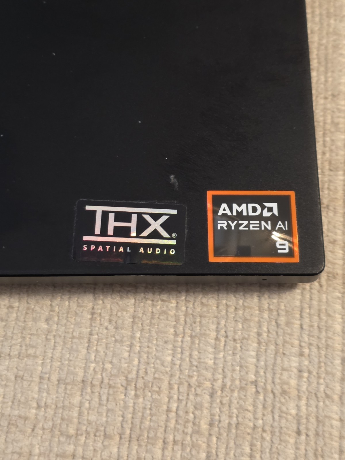 Razer Blade 14 2.8K OLED 120 Hz Ryzen AI 9 365 32GB RAM 1TB SSD NVIDIA RTX 5070!