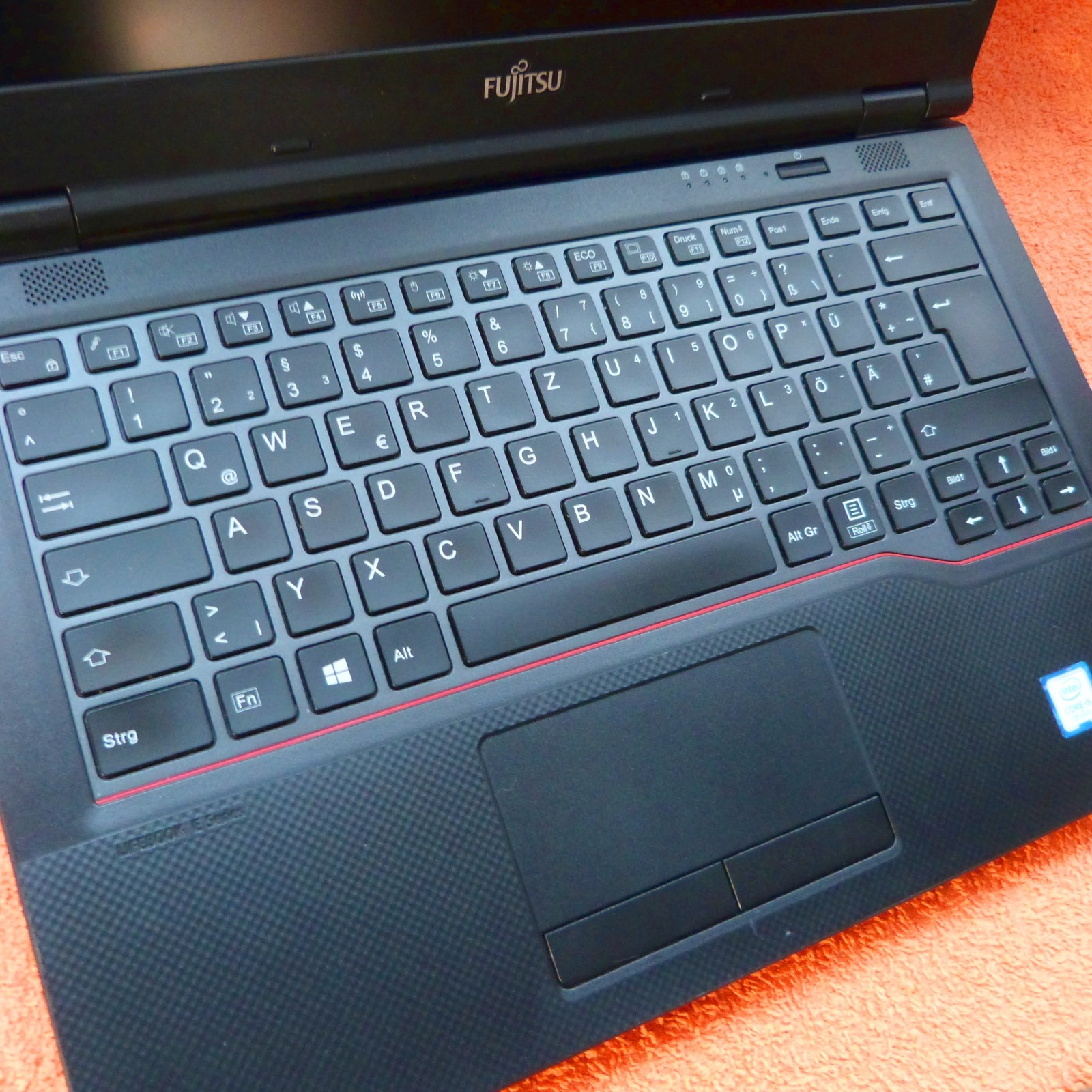 XXL LOT Fujitsu E548 14″ FULLHD l SSD Windows 11 PRO l HDMI USBC Netbook