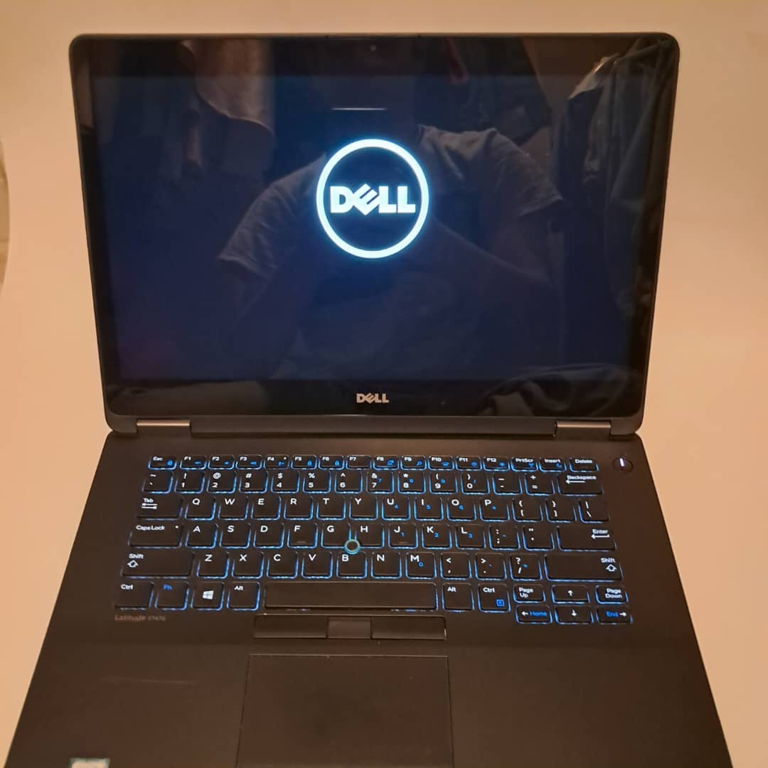 Dell Latitude E7470 14” Touch i5-6300U 8GB RAM SSD Win10 + Charger