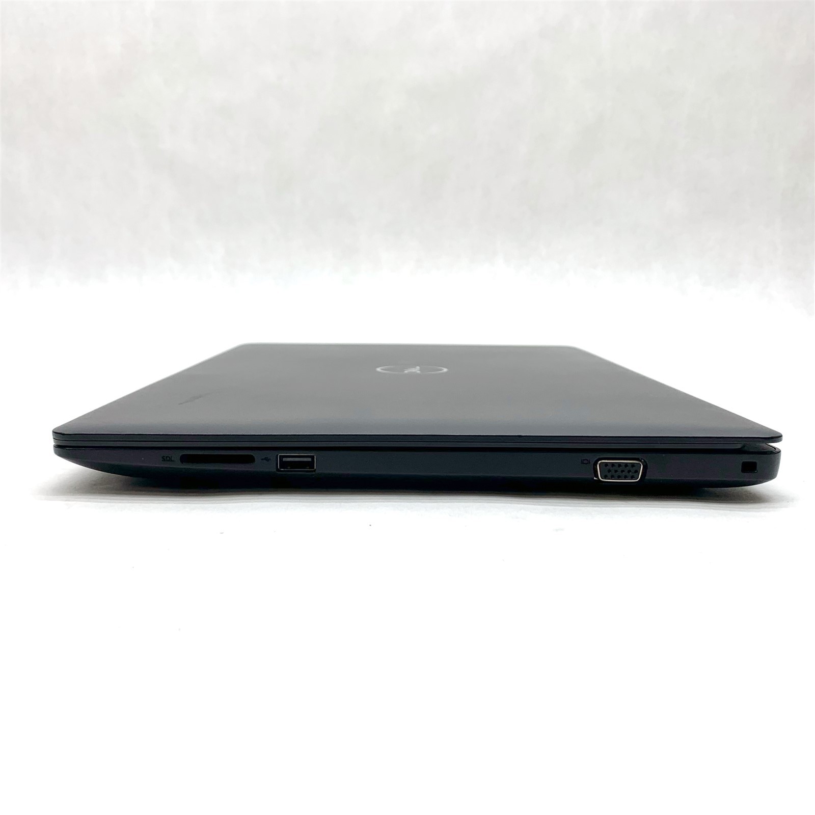 Dell Latitude 3590 15.6″ FHD Intel Core i7-8550U 1.80GHz 16GB 240GB SSD Win 11