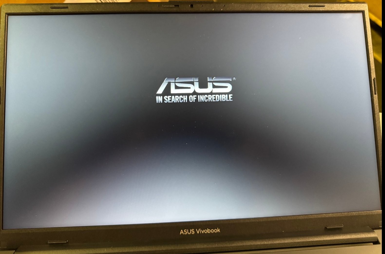 ASUS Vivobook 15 AMD Athlon Gold 7220U Radeon Laptop. Win 11