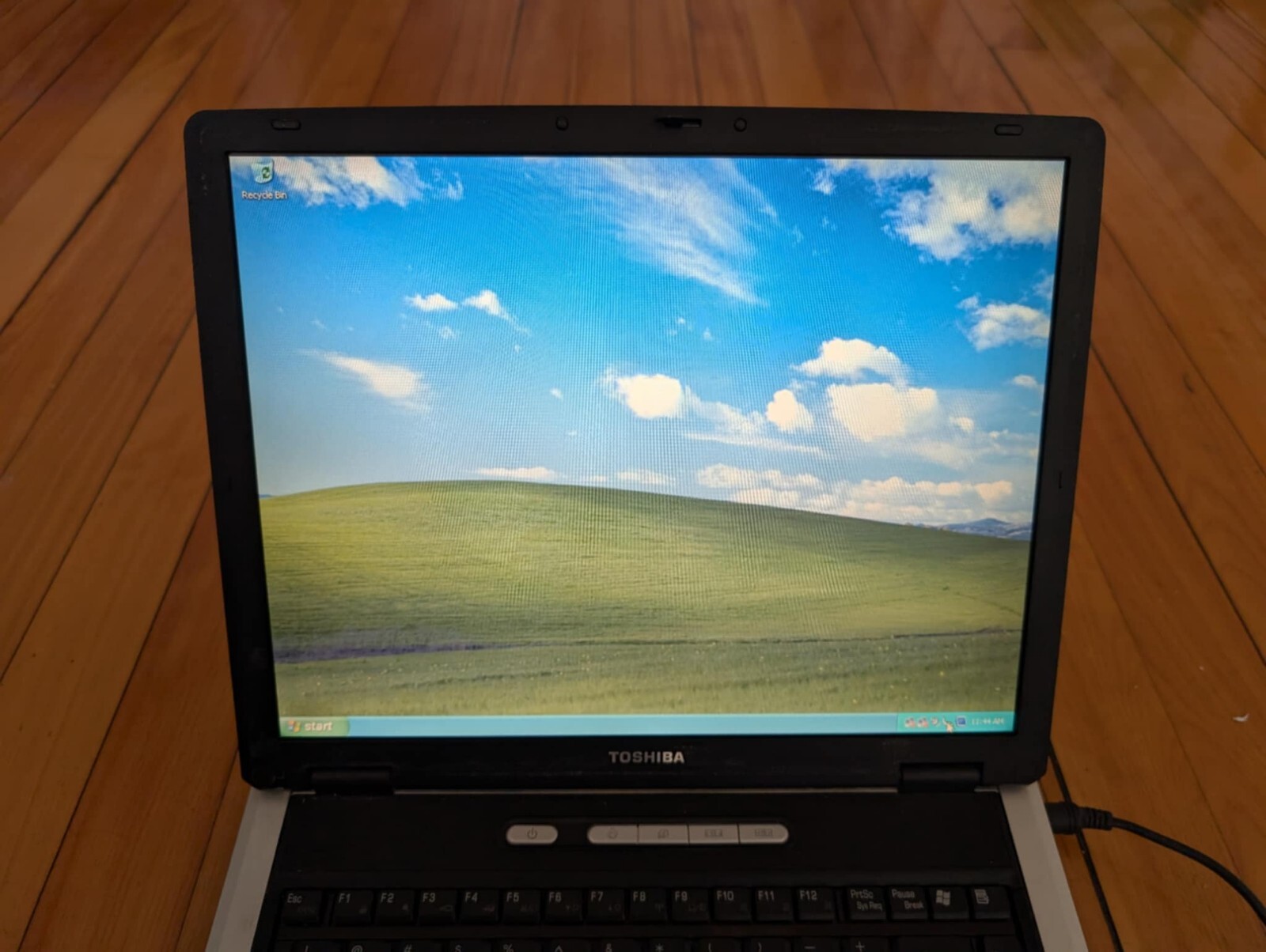 Vintage Toshiba Tecra A3X Intel Pentium 1.73GHz 2GB 60GB Windows XP Home Laptop2