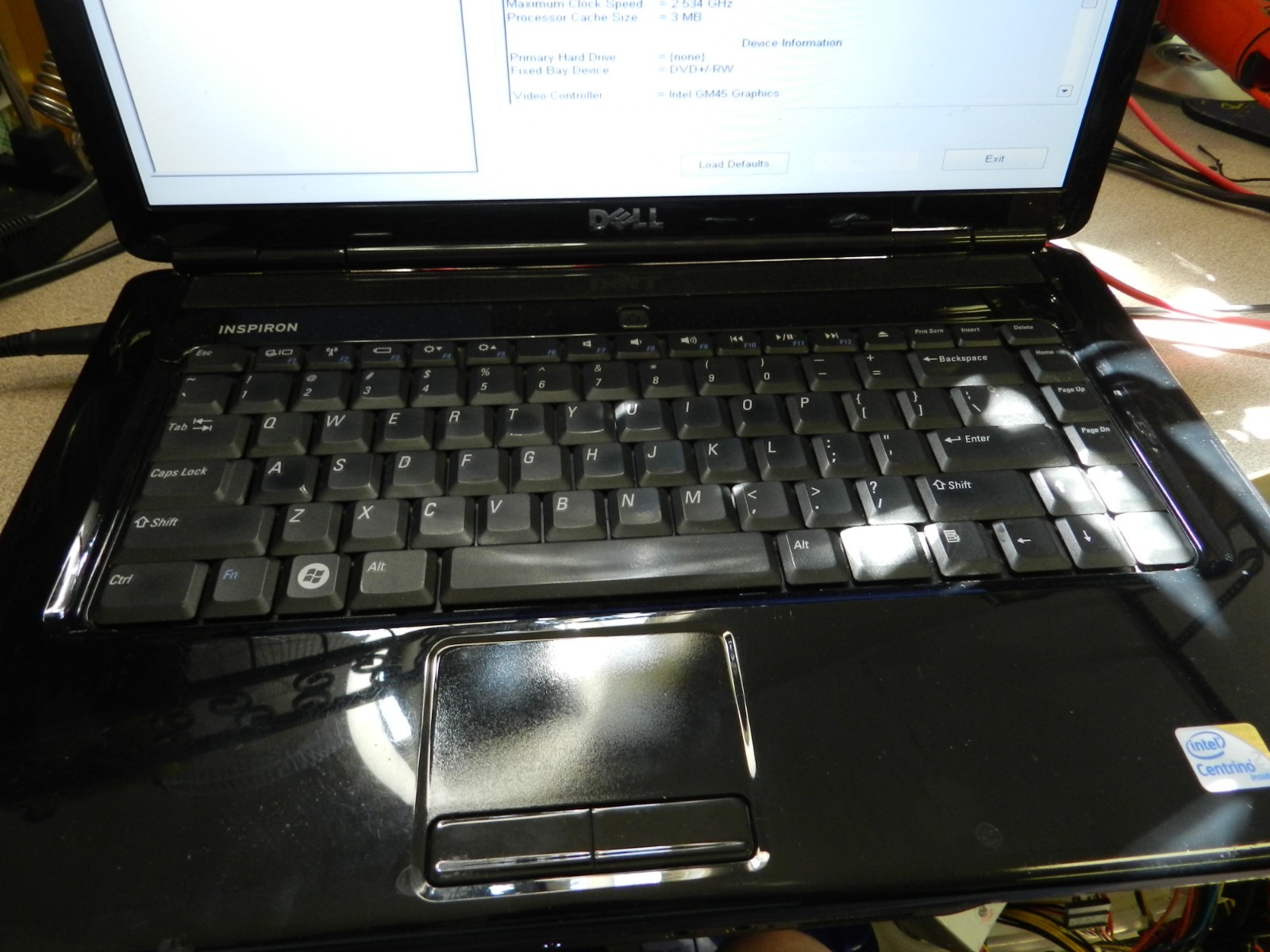 Dell Inspiron 1545 Core2 Duo P8700 @2.53ghz/4gb/No HDD w/charger – needs battery