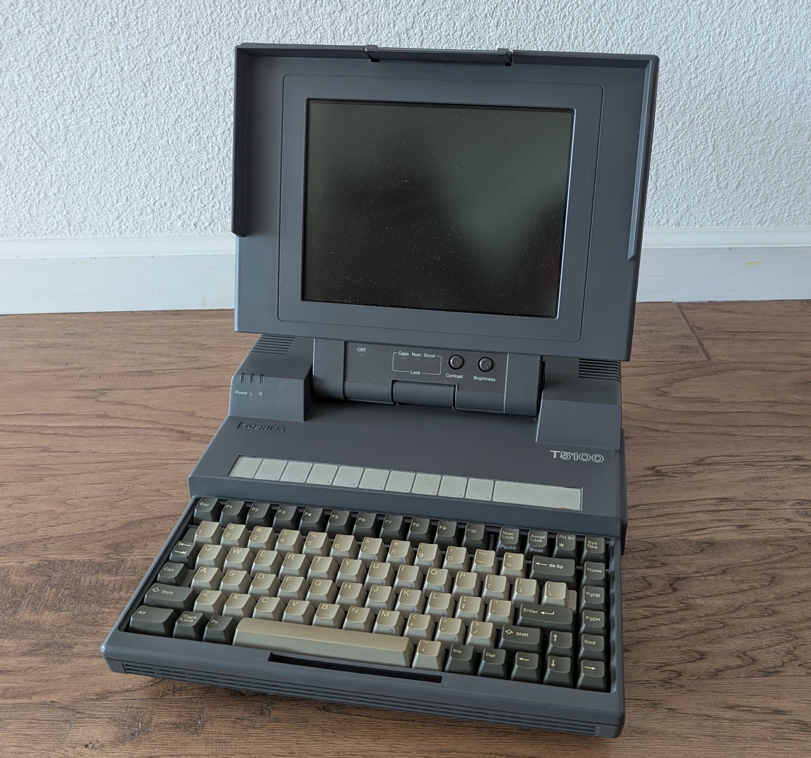 Toshiba T5100 vintage laptop PA8040U – for parts