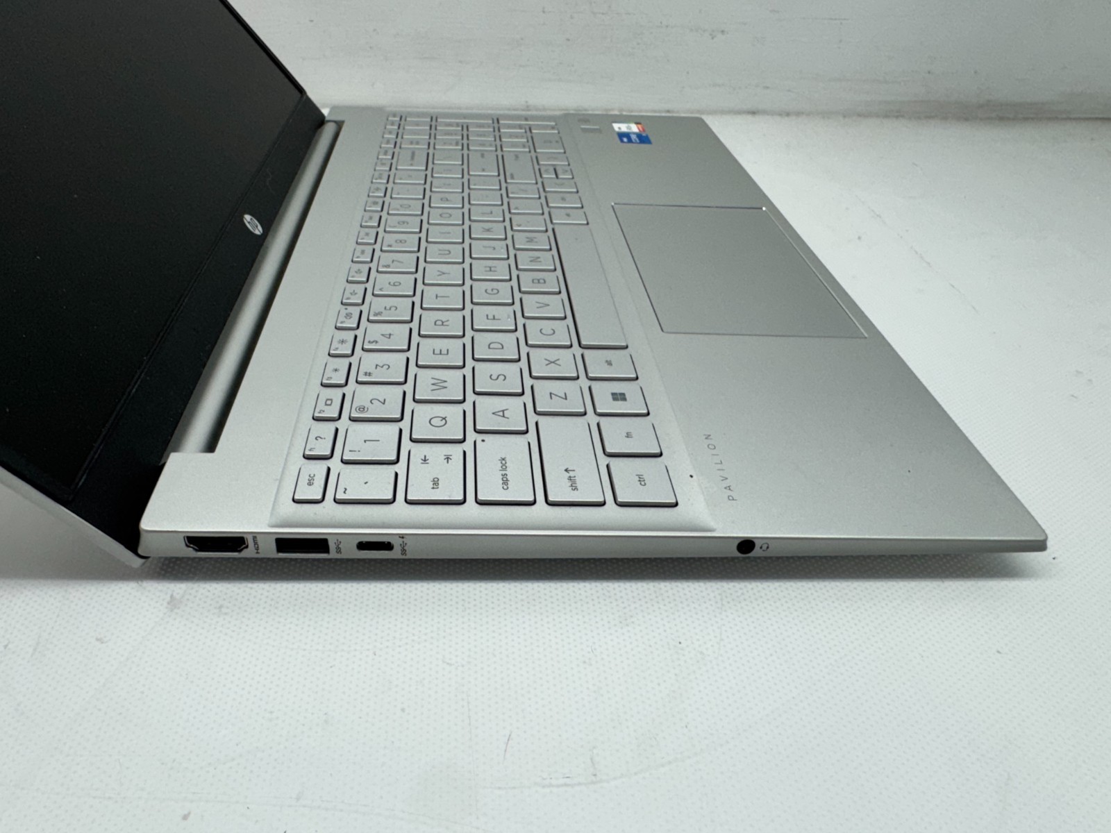 HP Pavilion 15-eg3000 i5-1335U@1.3GHz 16G 256 SSD Windows 11 W/AC