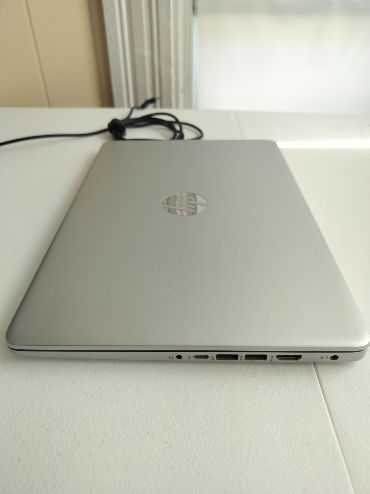 HP Laptop 14″ Touchscreen AMD Athlon 3050U 4GB 64GB Good Battery Mint + Charger