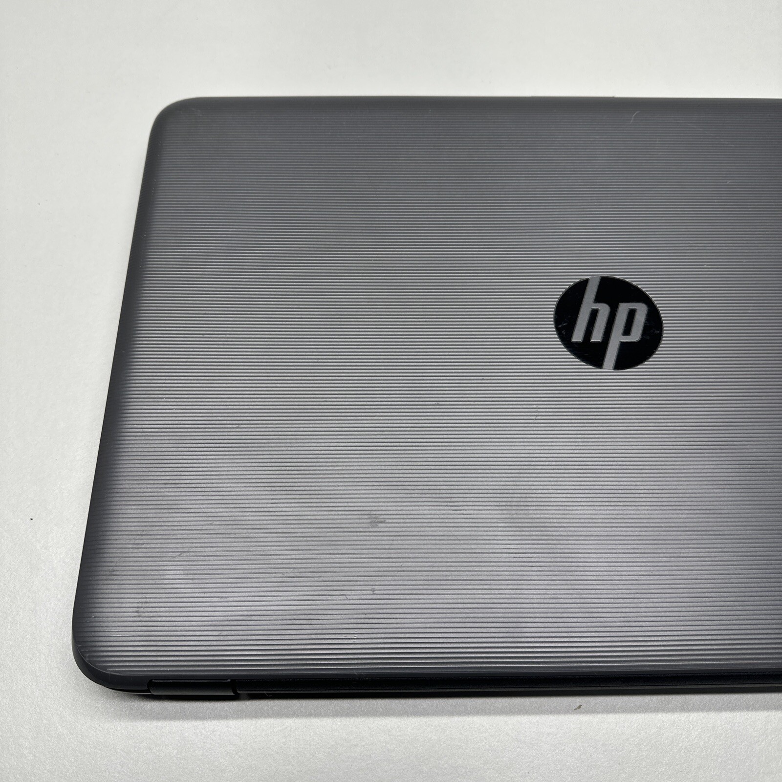 HP TPN-C126 15.6″ Laptop 465GB HDD 4GB RAM AMD E2-7110 1.80 GHz CPU Radeon R2