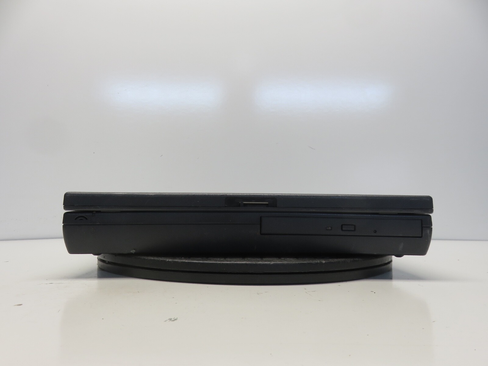 Gateway Solo 2500 Intel Celeron 300MHz 128 MB NO HDD No Batt