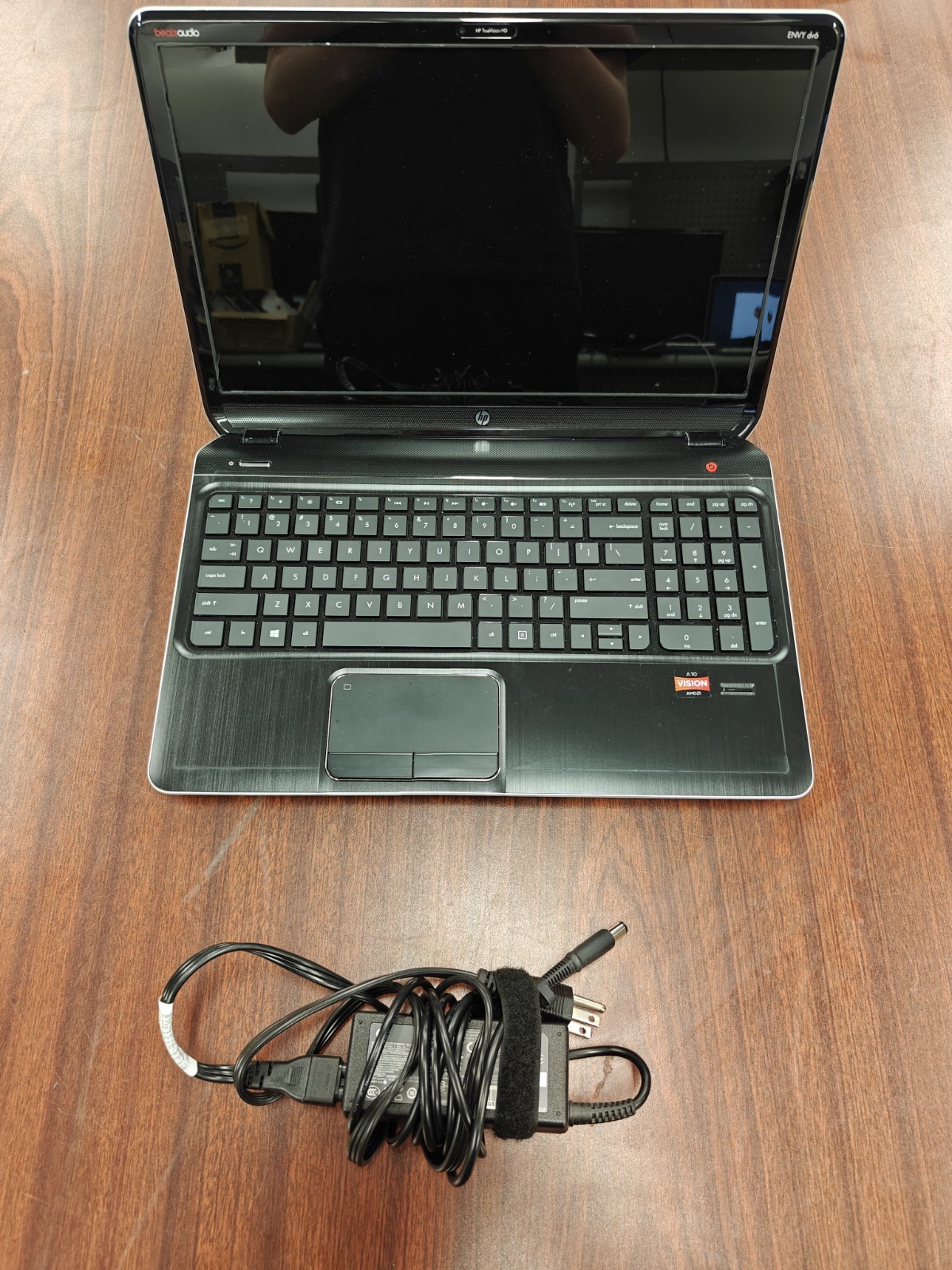 (No Power) HP Envy dv6 Laptop W. 6 GB RAM No HDD