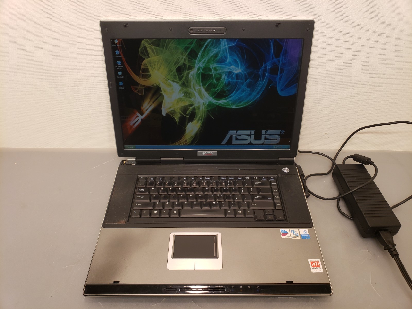 Vintage Asus Spartan Z83V Pentium M 17″ Laptop 2GB 80GB WinXP ATI Radeon