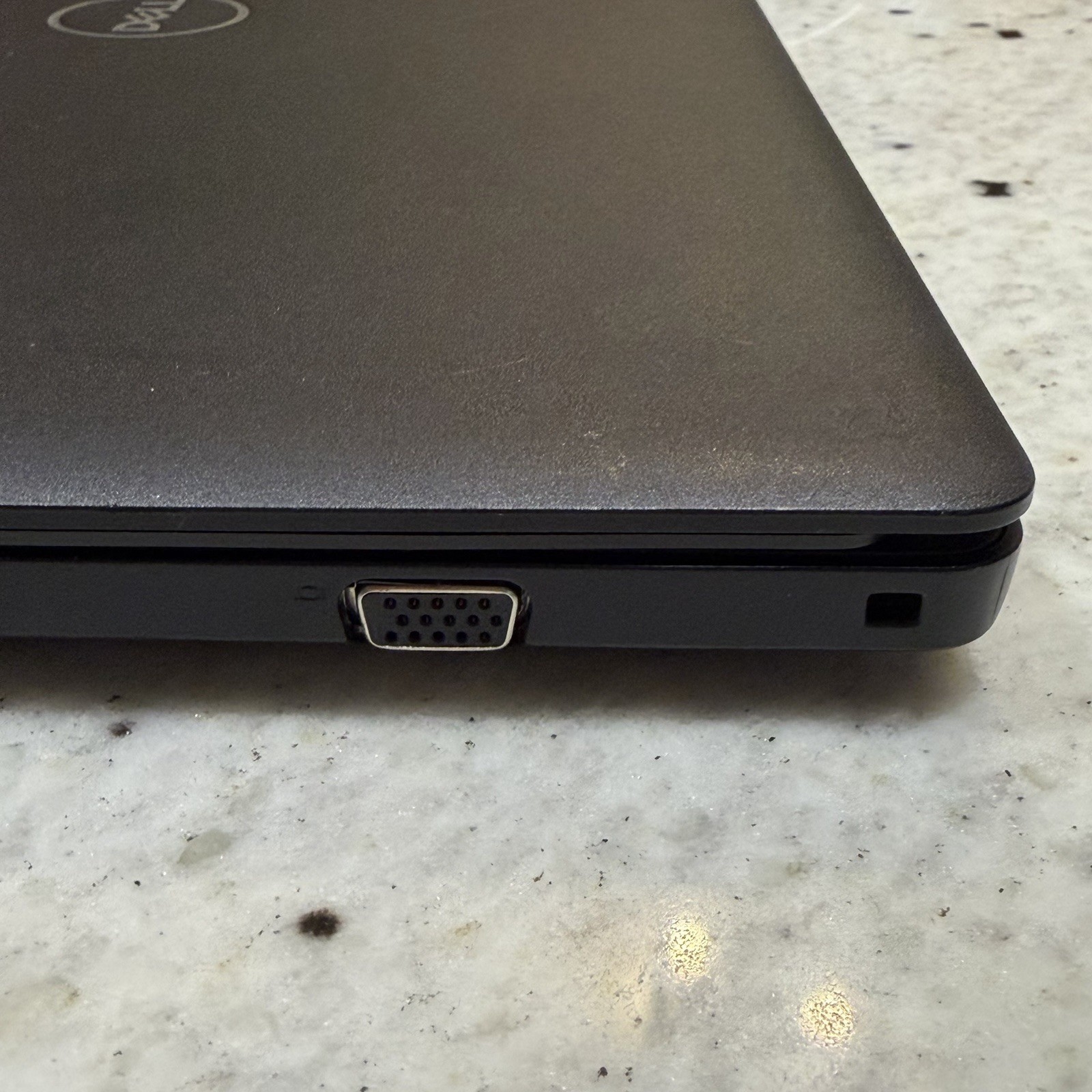 Dell Latitude 3590 i5-8250U 1.6GHz No RAM/No HDD Tested To Bios Cracked Case