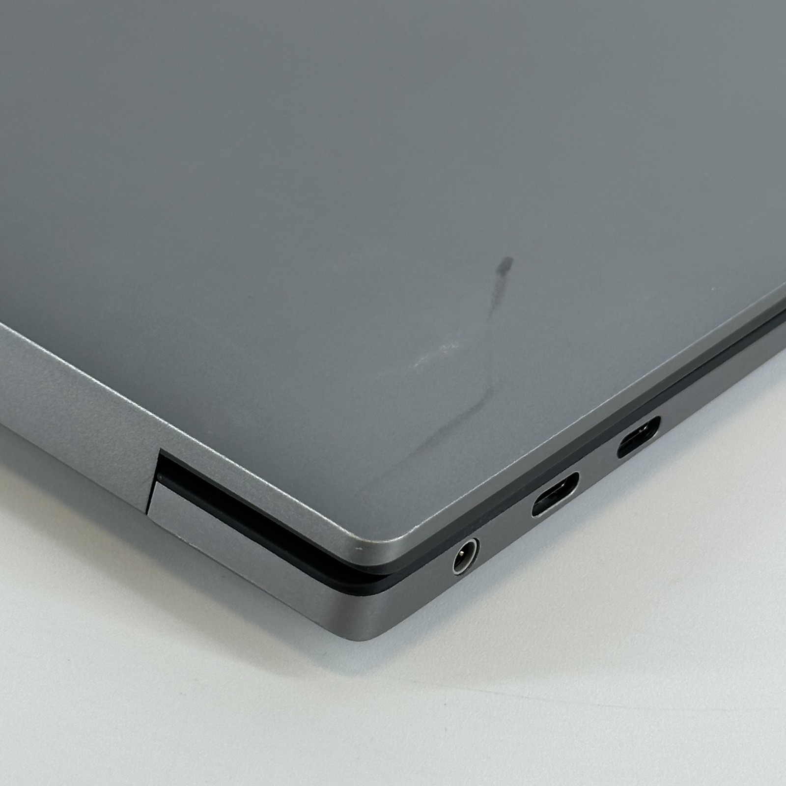 Dell Precision 5490 14 QHD+ TOUCH 3.8 GHz Ultra 7 165H 32GB 512GB RTX 1000 Ada