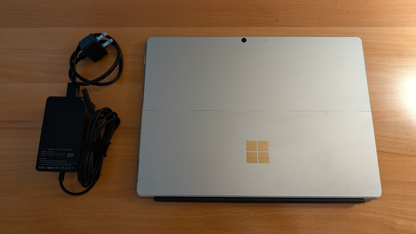 Microsoft Surface Pro 8 I7-1185G7 3.0GHz, 16GB RAM, 512GB SSD, Charger, Keyboard
