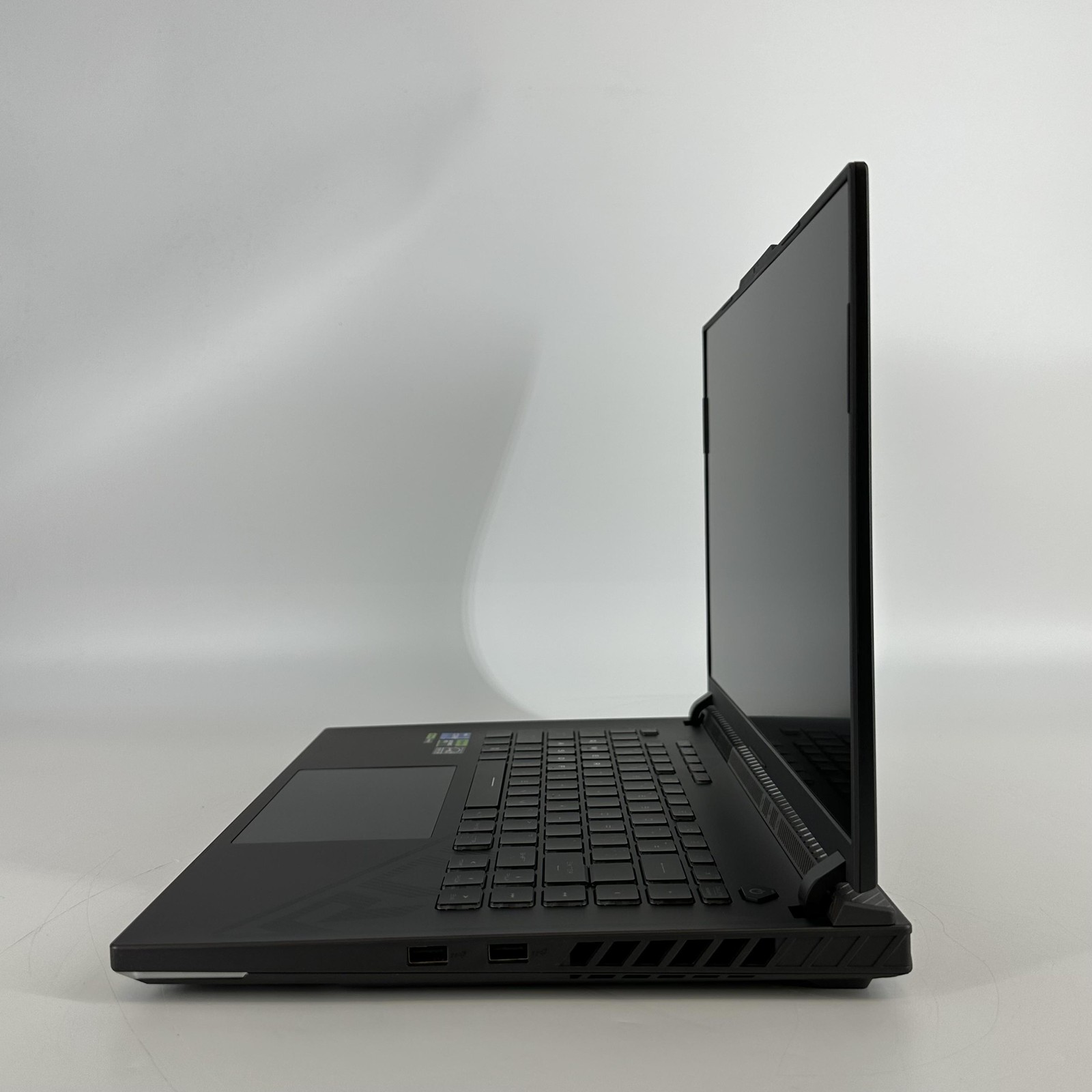 Asus ROG Strix G16 G614 16 165Hz FHD+ 2.6 GHz i7-13650HX 16GB 1TB SSD RTX 4060
