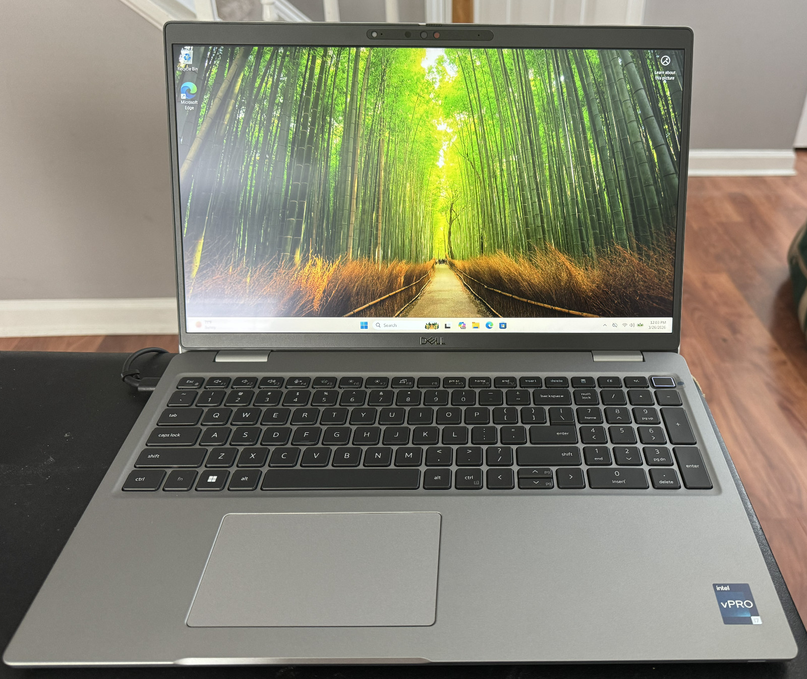 Dell Latitude 5330 Laptop (2022) | i7 4.8 GHz, 15″, 16GB, 512GB, Win 11 Pro