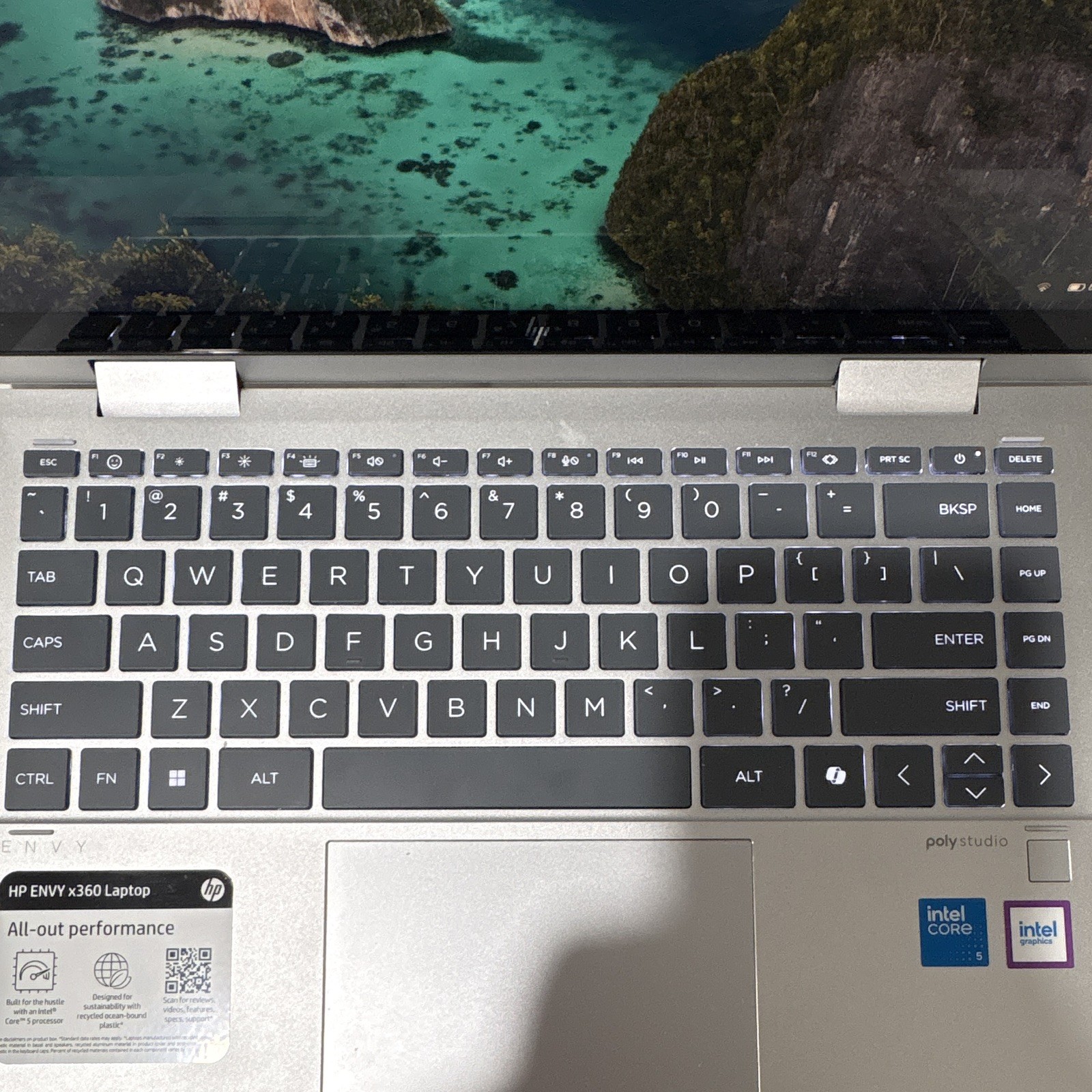 HP ENVY x360 14-es1xxx 2-in-1 14in Core 5 120U 8GB Win 11 Home Silver