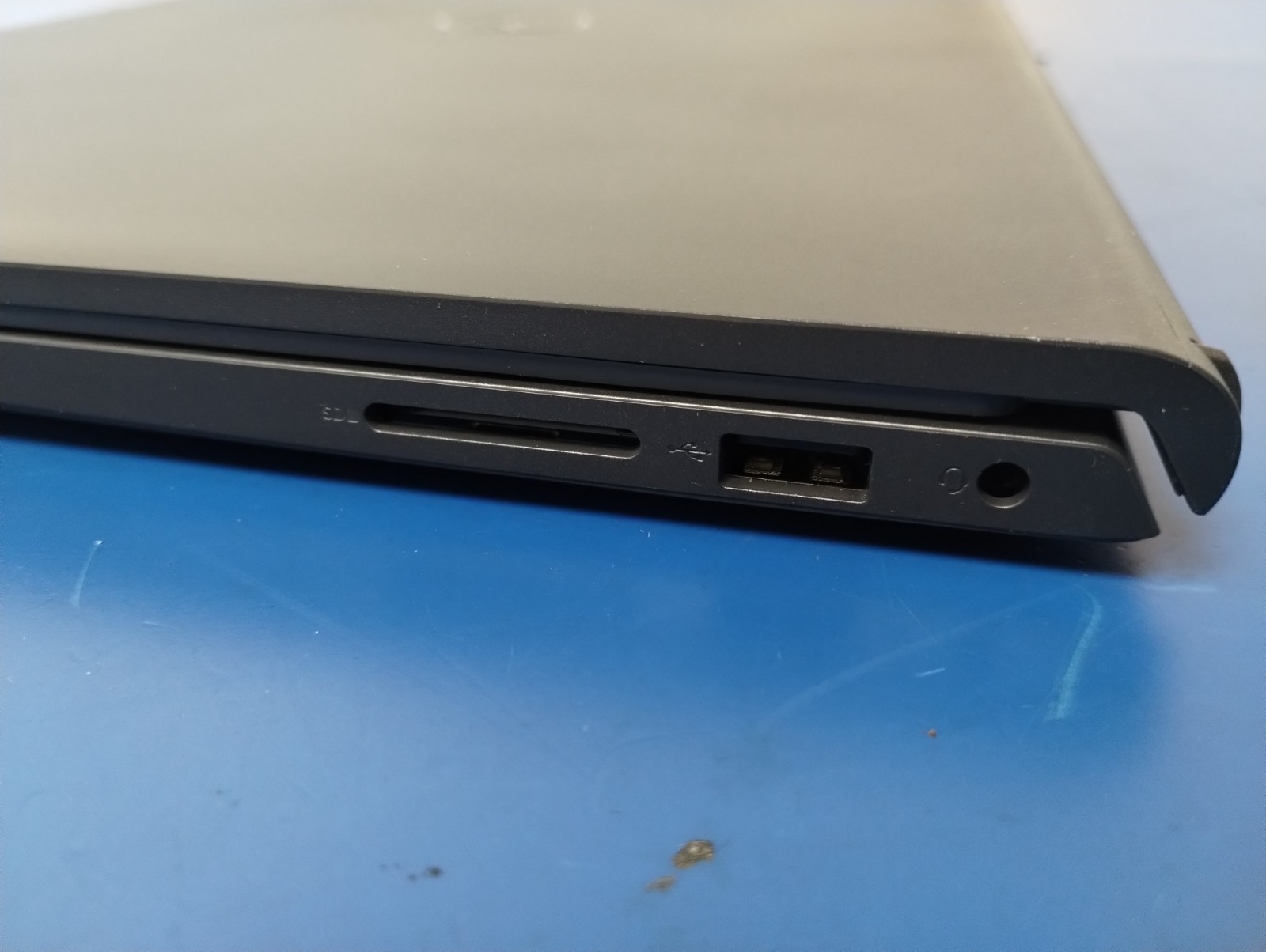 DELL 15 DC15255 G8MK9, AMD Ryzen 7 7730U, 2.00 GHz, 16 GB RAM 512 GB NVMe SSD