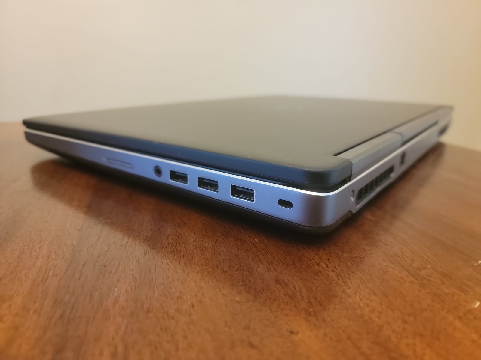 Dell Precision 7510 | i7-6920HQ | 32GB RAM | 256GB and 512GB Storage | Win11Pro