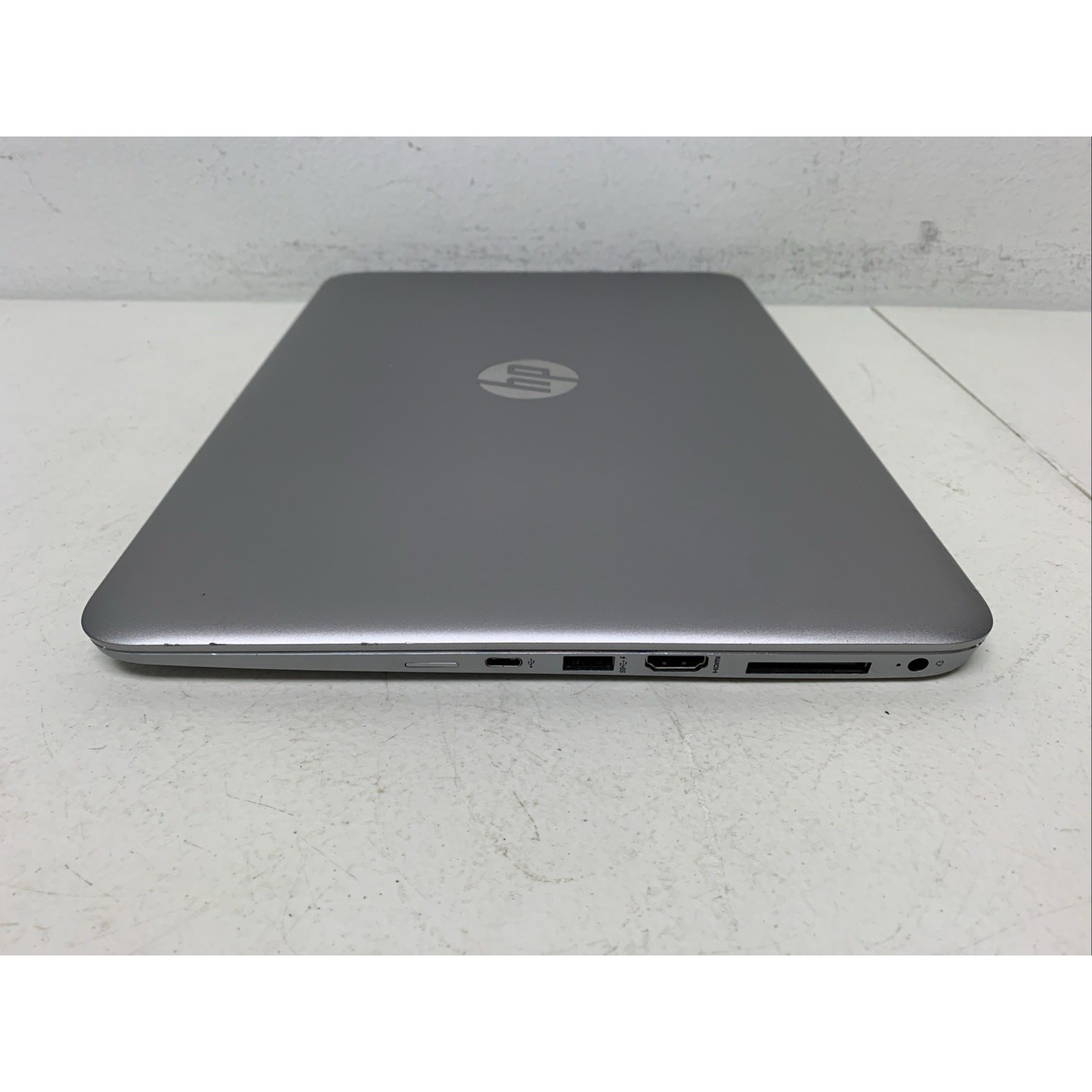 HP EliteBook Folio 1040 G3 14″ Intel i5-6300U 2.4GHz 16GB 256GB Win 11