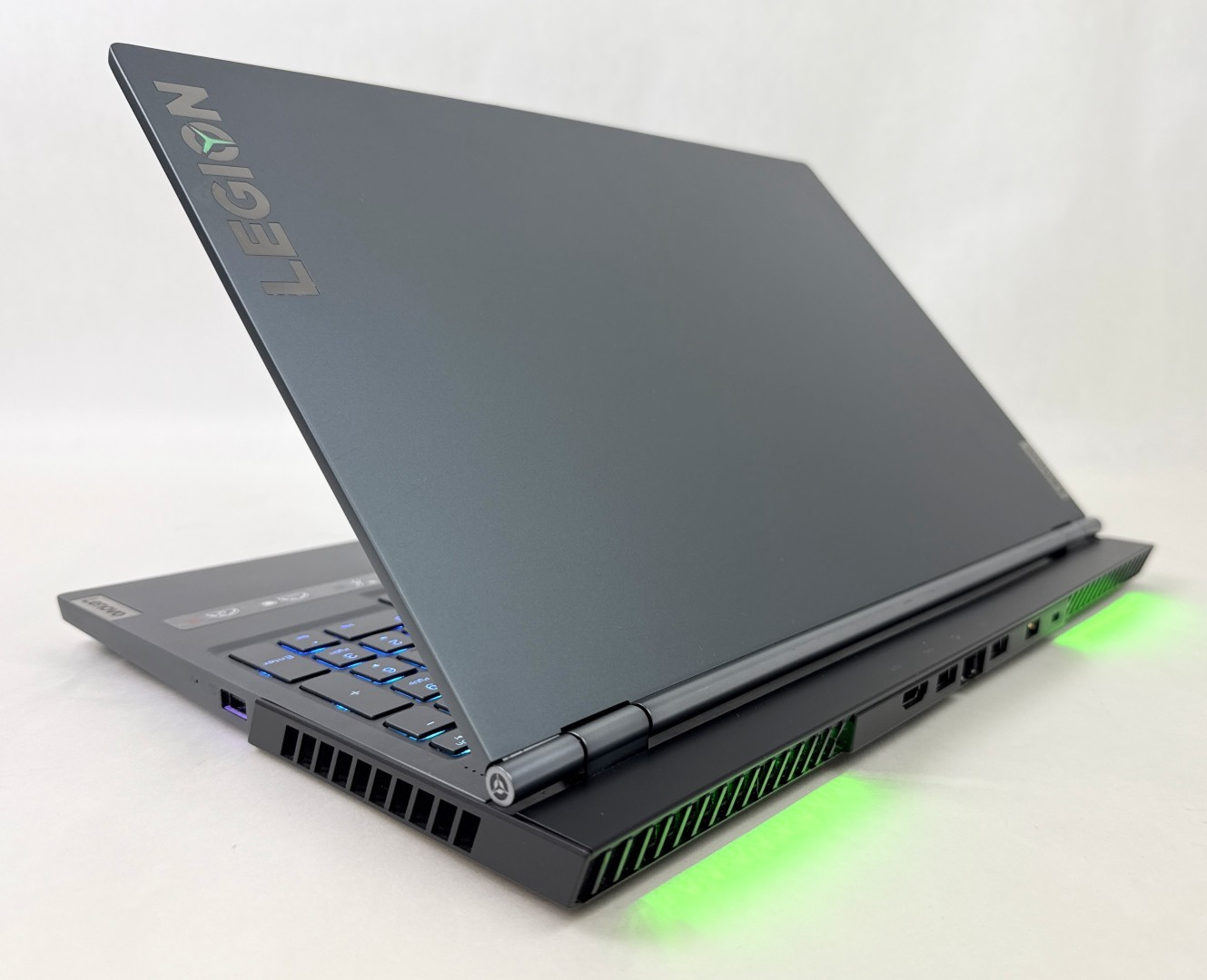 Lenovo LEGION 7 15IMH05 Gaming 15.6″ 240Hz i7-10750H 16GB 2TB SSD RTX 2080S W11H