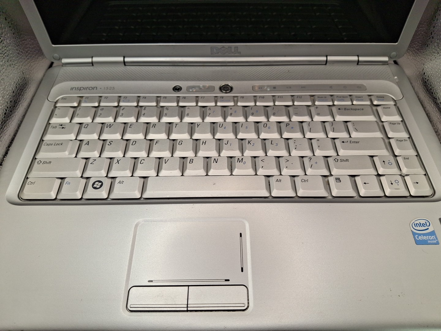 Dell Inspiron 1525 15″ Celeron 2.00GHz/2GB RAM/DVD/Power Cord/NO HD