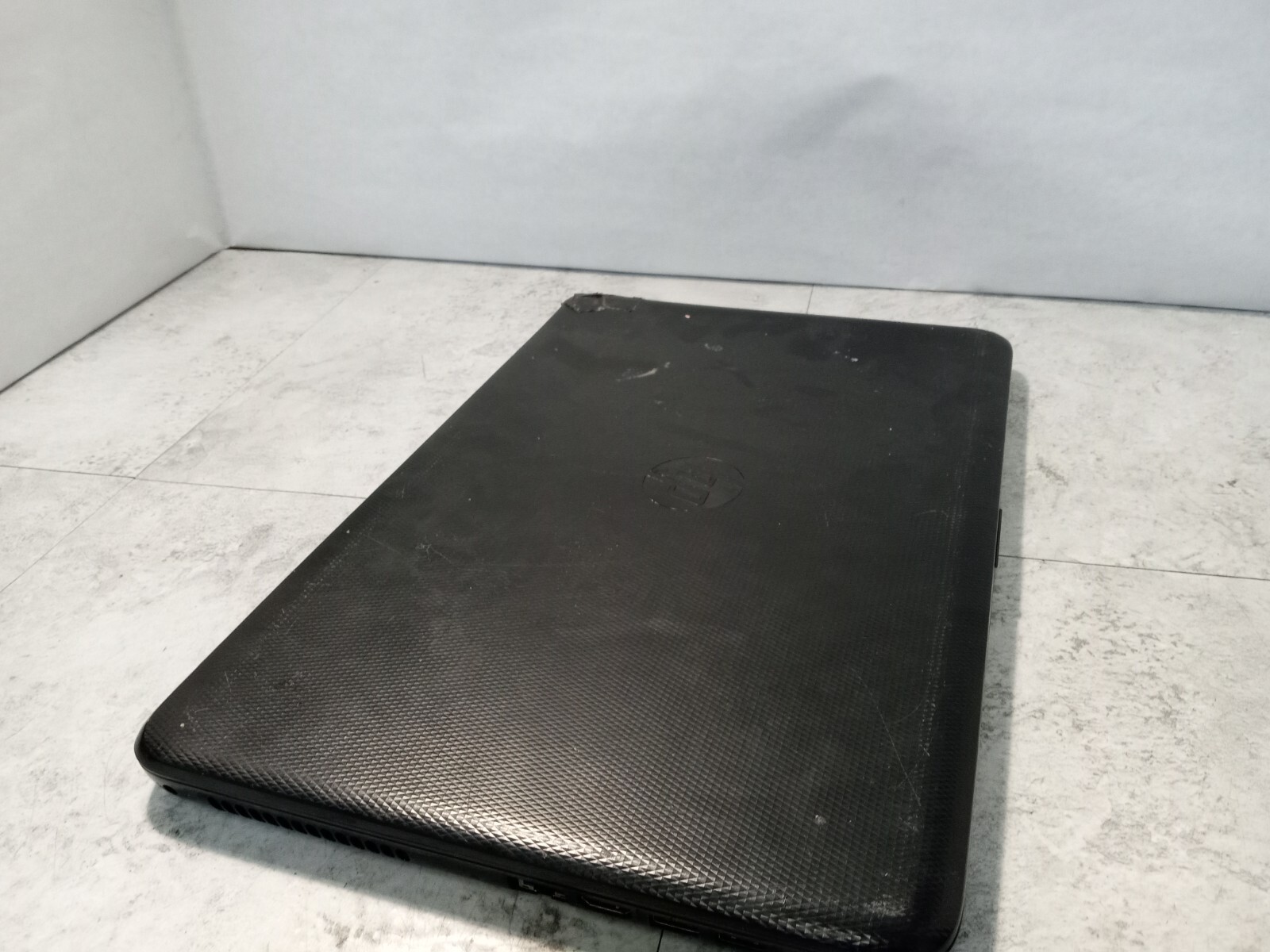 HP Notebook 15-AF141DX 15.6″ Laptop AMD A8-7410 Radeon R5 Graphics *READ -FM