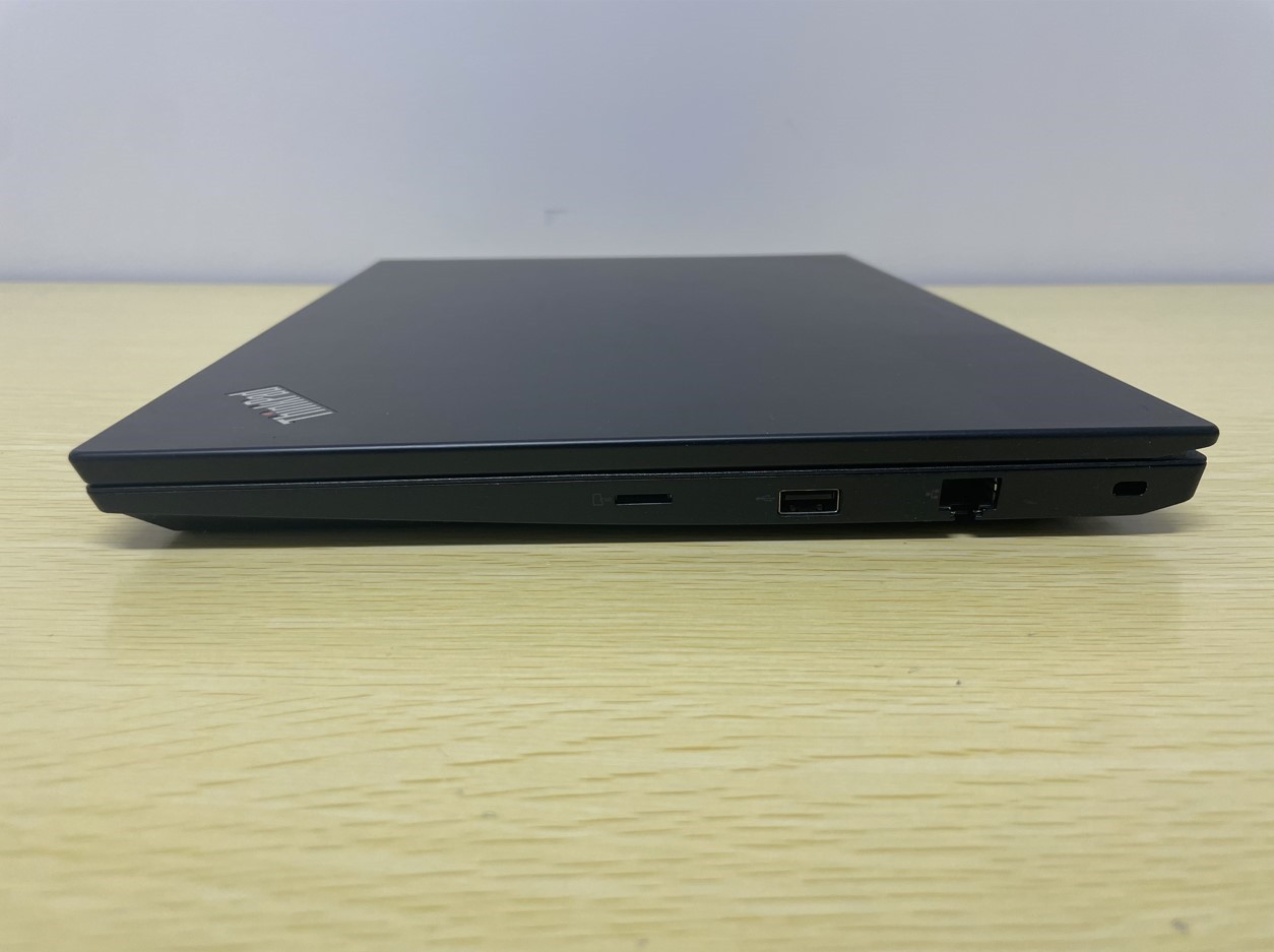 Lenovo ThinkPad E495 14″ AMD Ryzen 7 3700U 2.30Ghz 16GB 256GB NVMe Laptop Win11