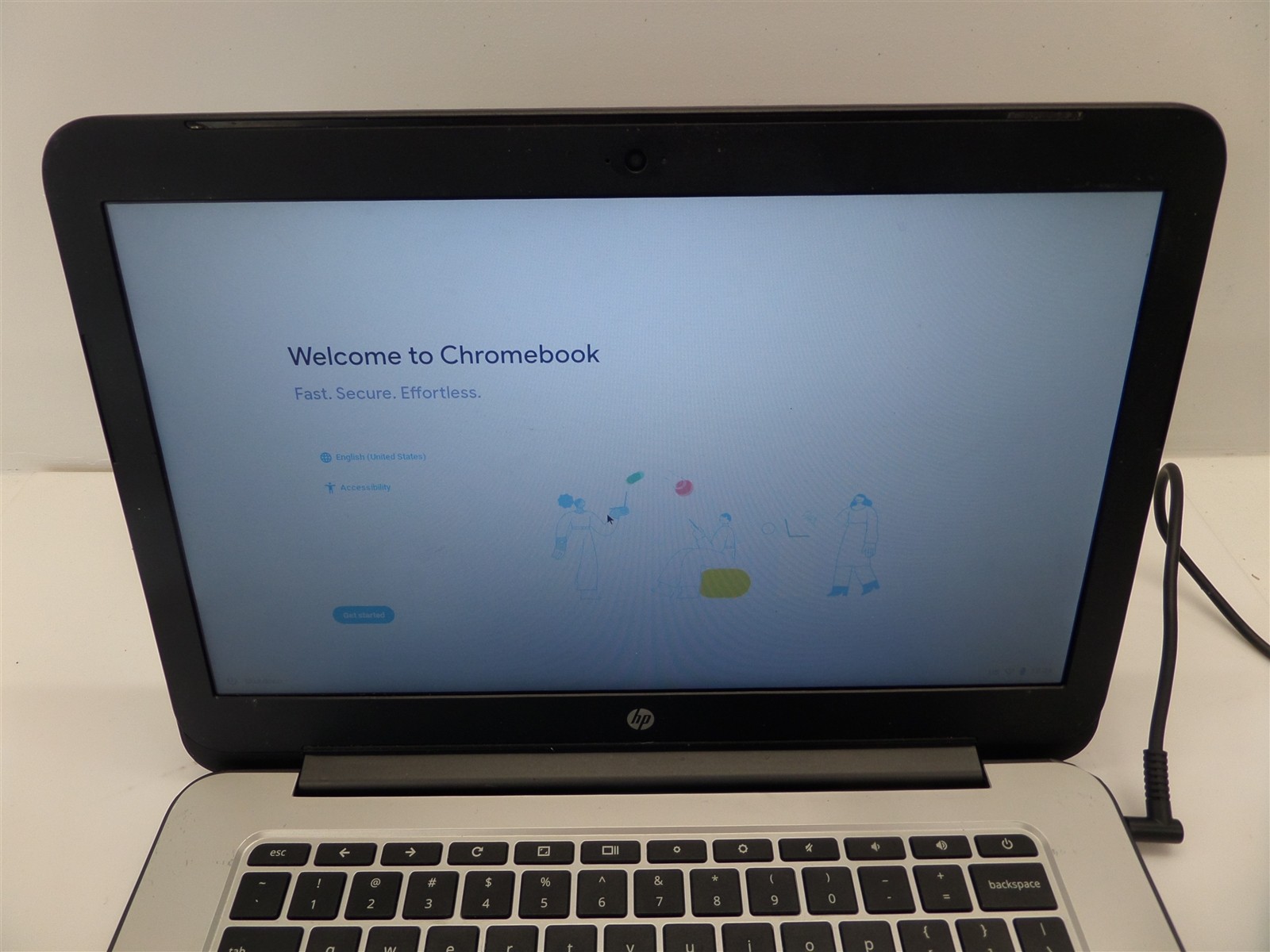 HP 14″ Chromebook 14 G4 32GB eMMC 4GB RAM N2840 CPU – Cracked Plastic Corner
