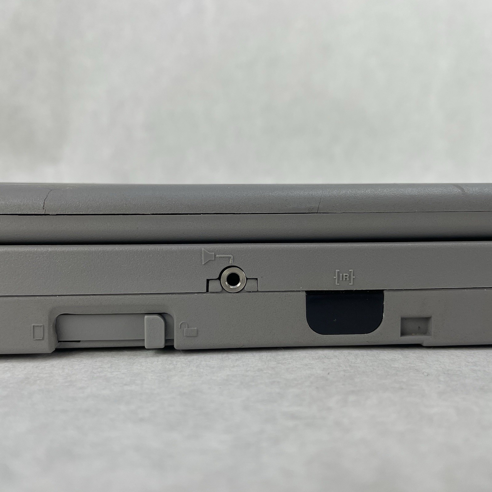 Toshiba Libretto 50 ct 6″ Intel Pentium 16 MB RAM No HDD/OS/AC/Battery