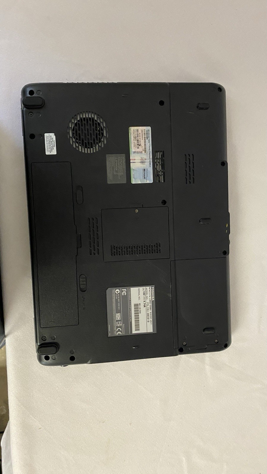 Toshiba Satellite L305D-S5934 AMD Turion X2 RM-70 2GHz 1 GB NO CHARGER. Works!