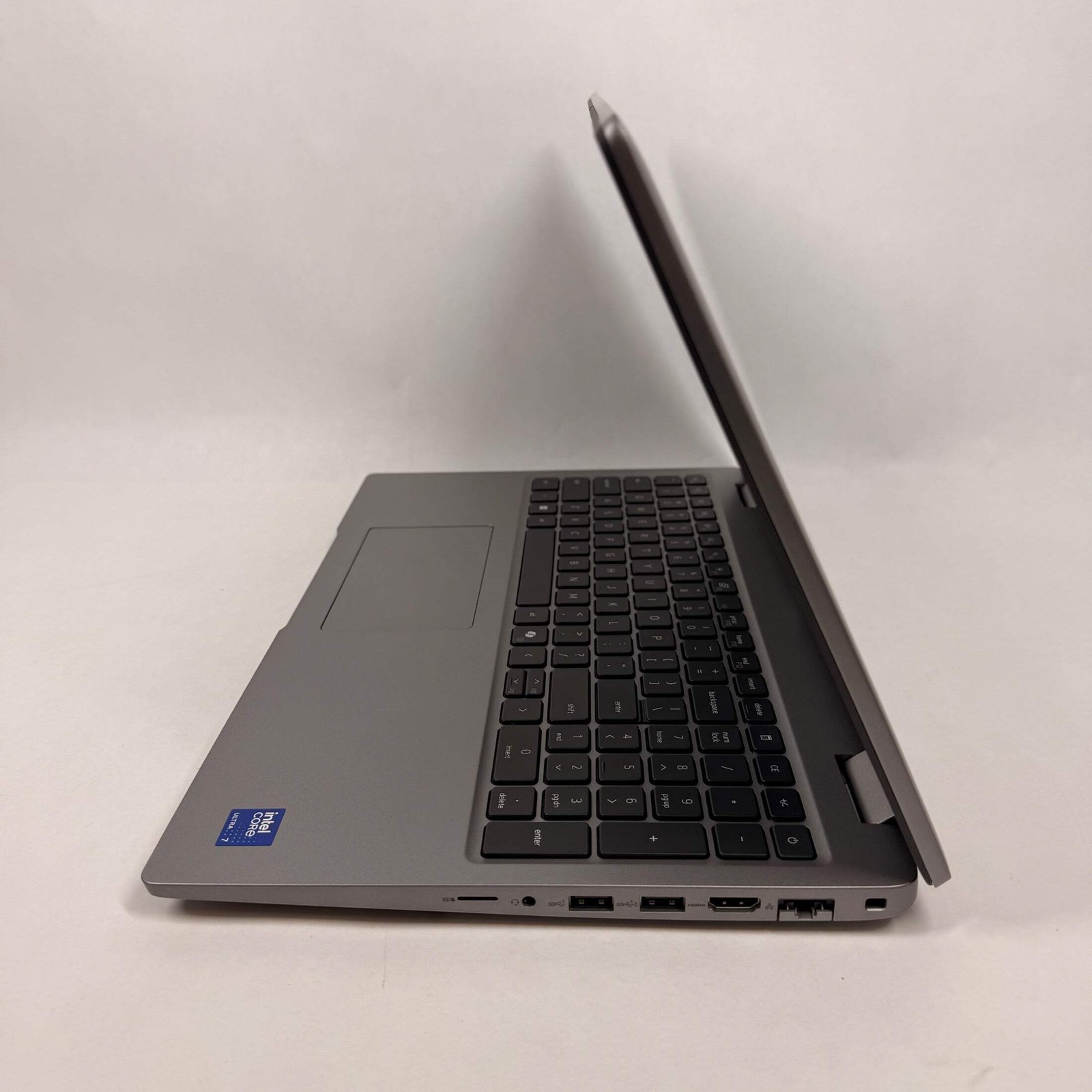 Dell Latitude 5550 15.6″ Core Ultra 7 165U 1.7GHz 16GB RAM 512GB SSD