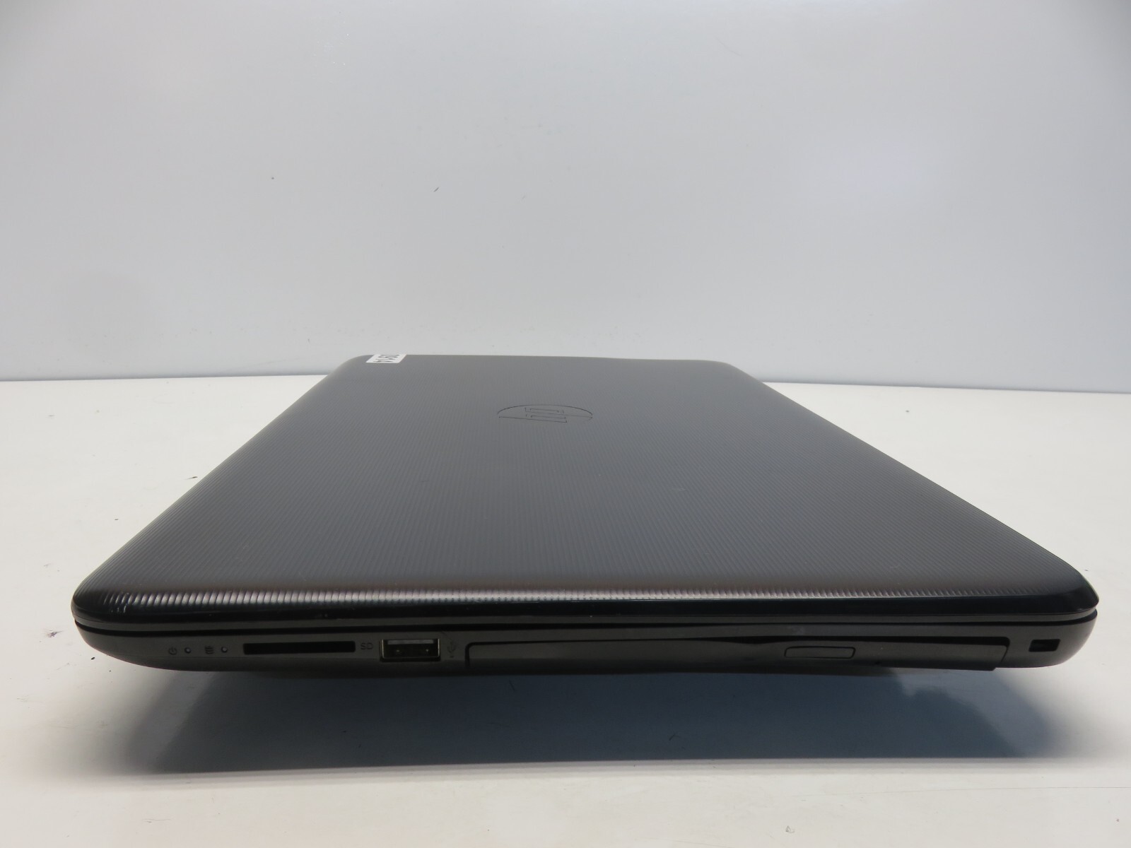 HP Notebook 15-ba079dx AMD A10-9600P Radeon R5 2.4 GHz 6GB NO HDD No Batt