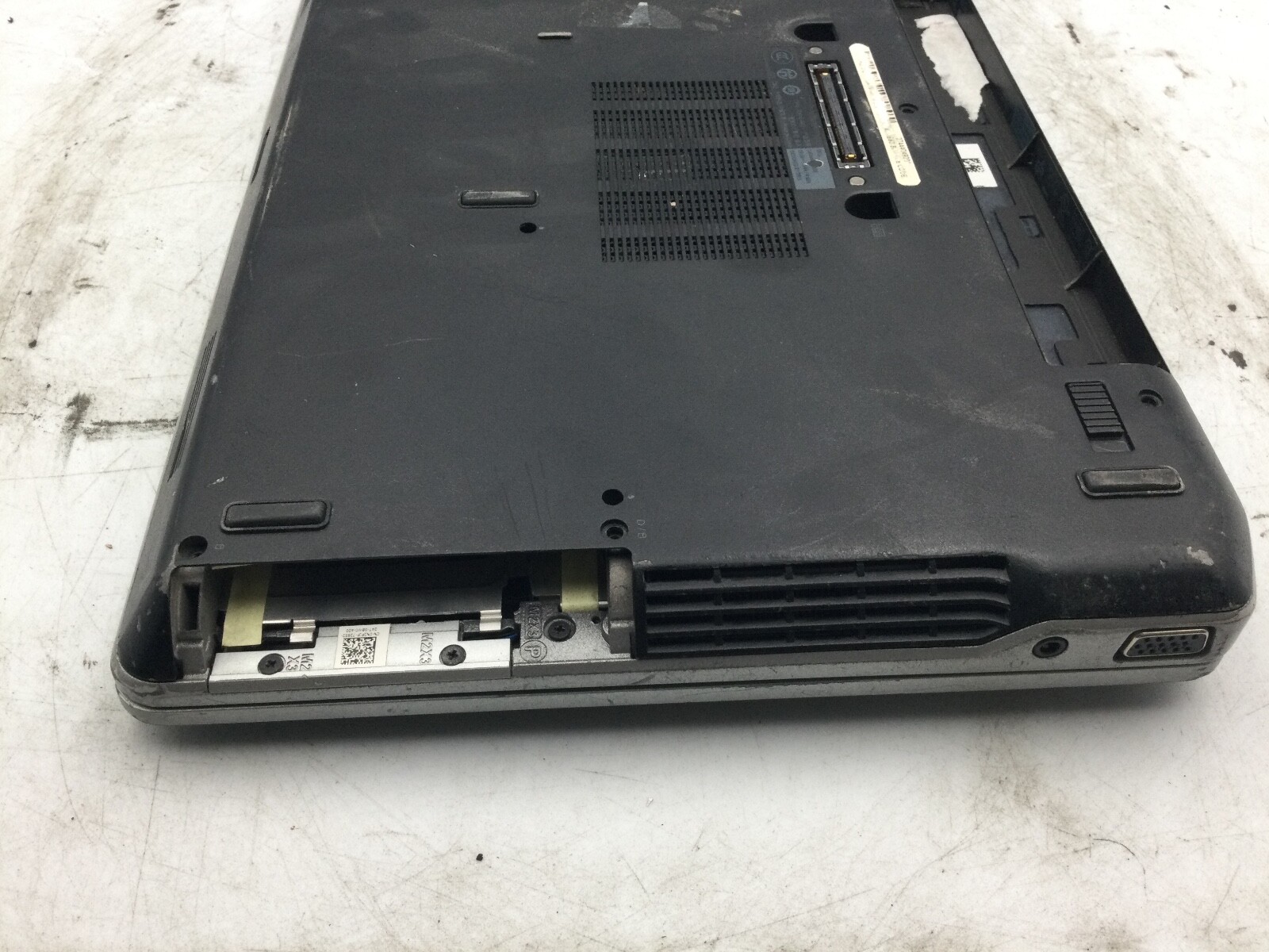 DELL LATITUDE E6330 – FOR PARTS – INTEL CORE I5 – NO RAM – NO KEYBOARD- READ -BB