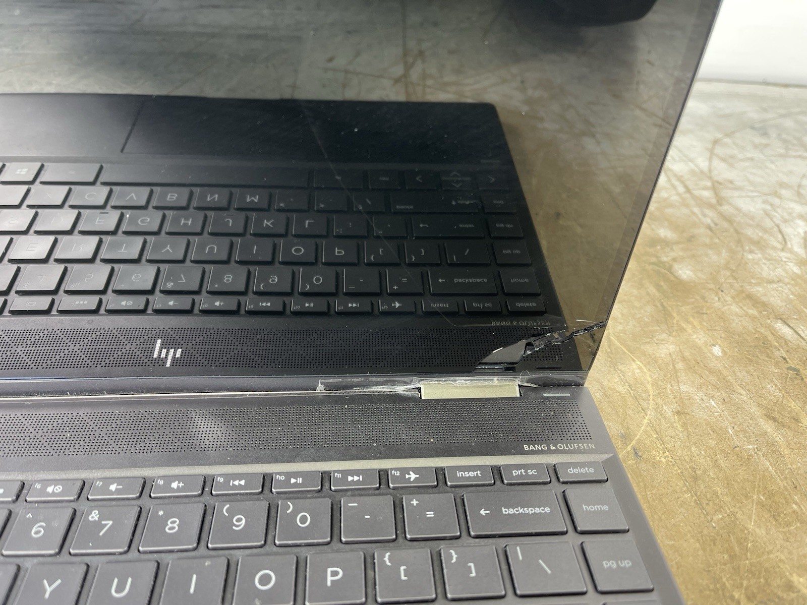 HP ENVY X360 M CONVERTIBLE AMD RYZEN 7 2700U @ 2.2GHz, 8GB RAM,NO HDD/OS-(PARTS)