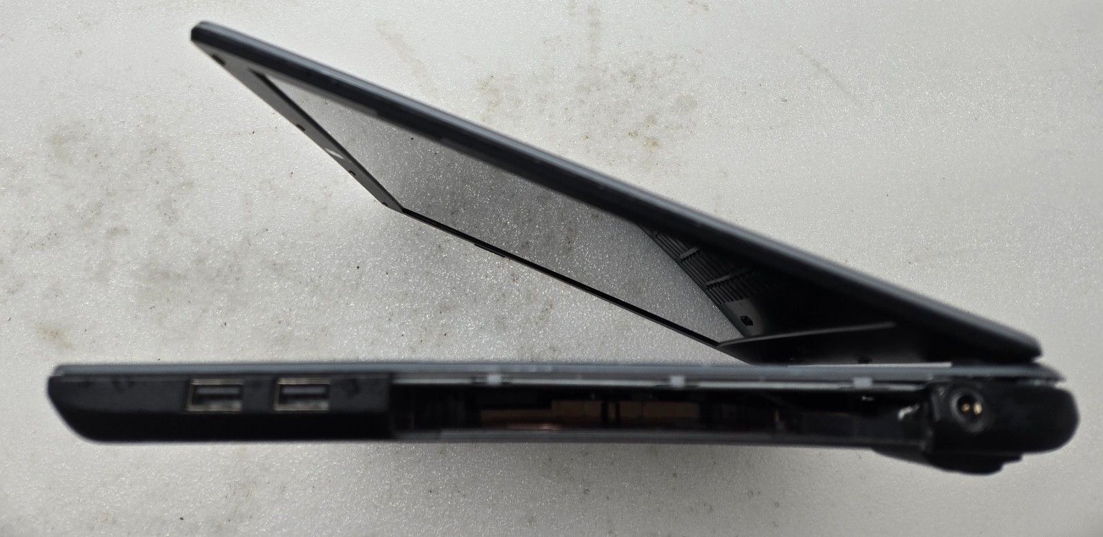 ACER ASPIRE E5-575-35LV Laptop INTEL i3-4030U 4GB RAM NO HD/OS (FL)