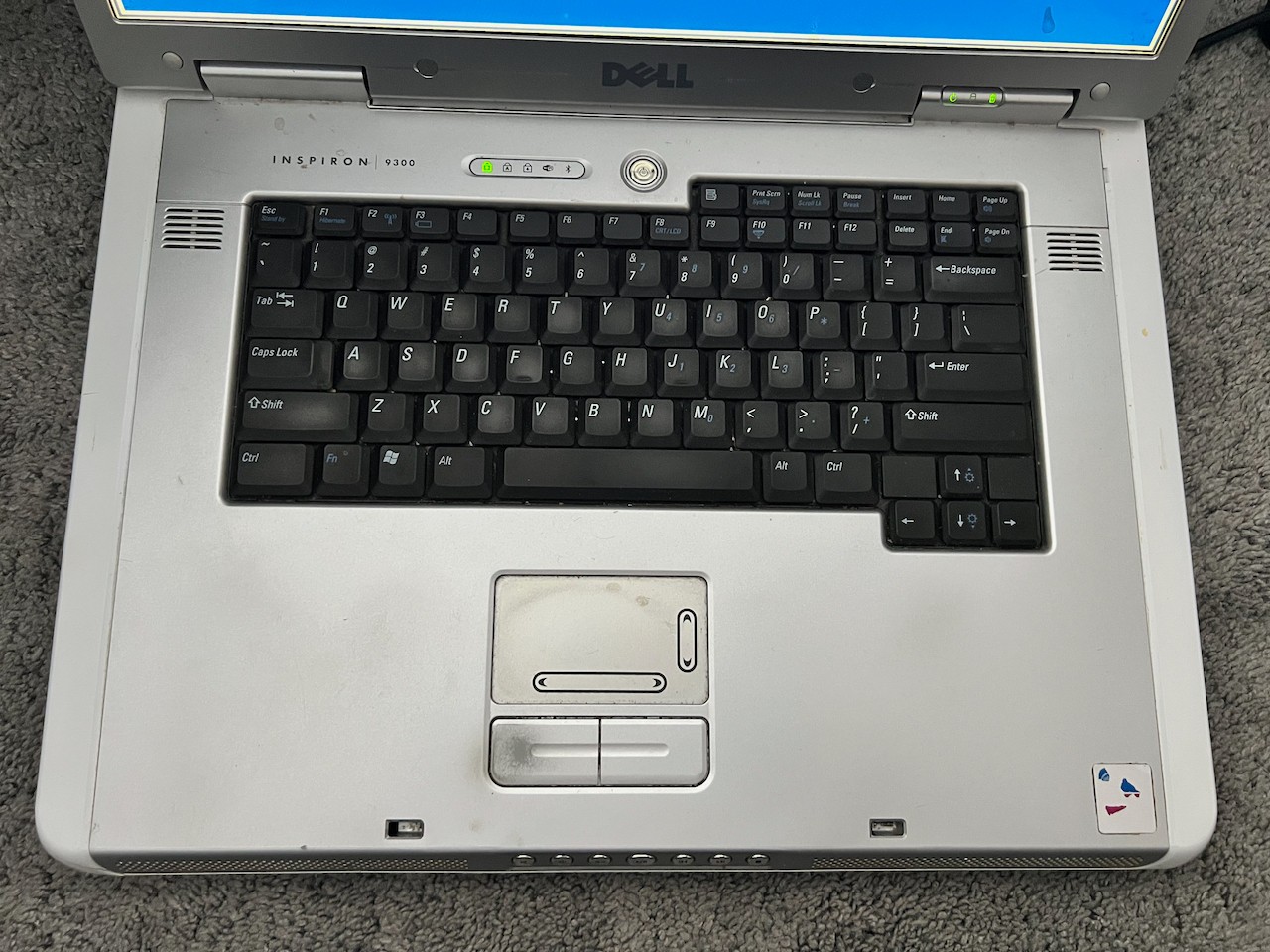 Dell Inspiron 9300 PP14L – 17” Laptop – POWERS ON – NO HDD (READ DESCRIPTION)