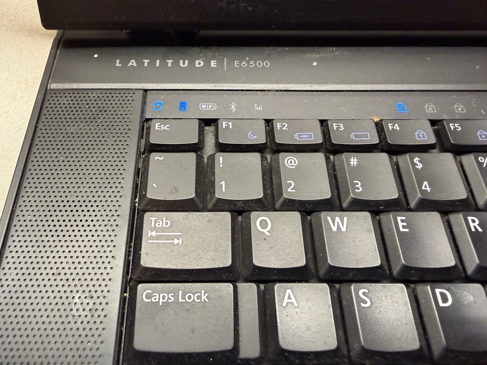 Dell Latitude E6500 Laptop Computer – Powers On ~ For Parts/Repair AS IS