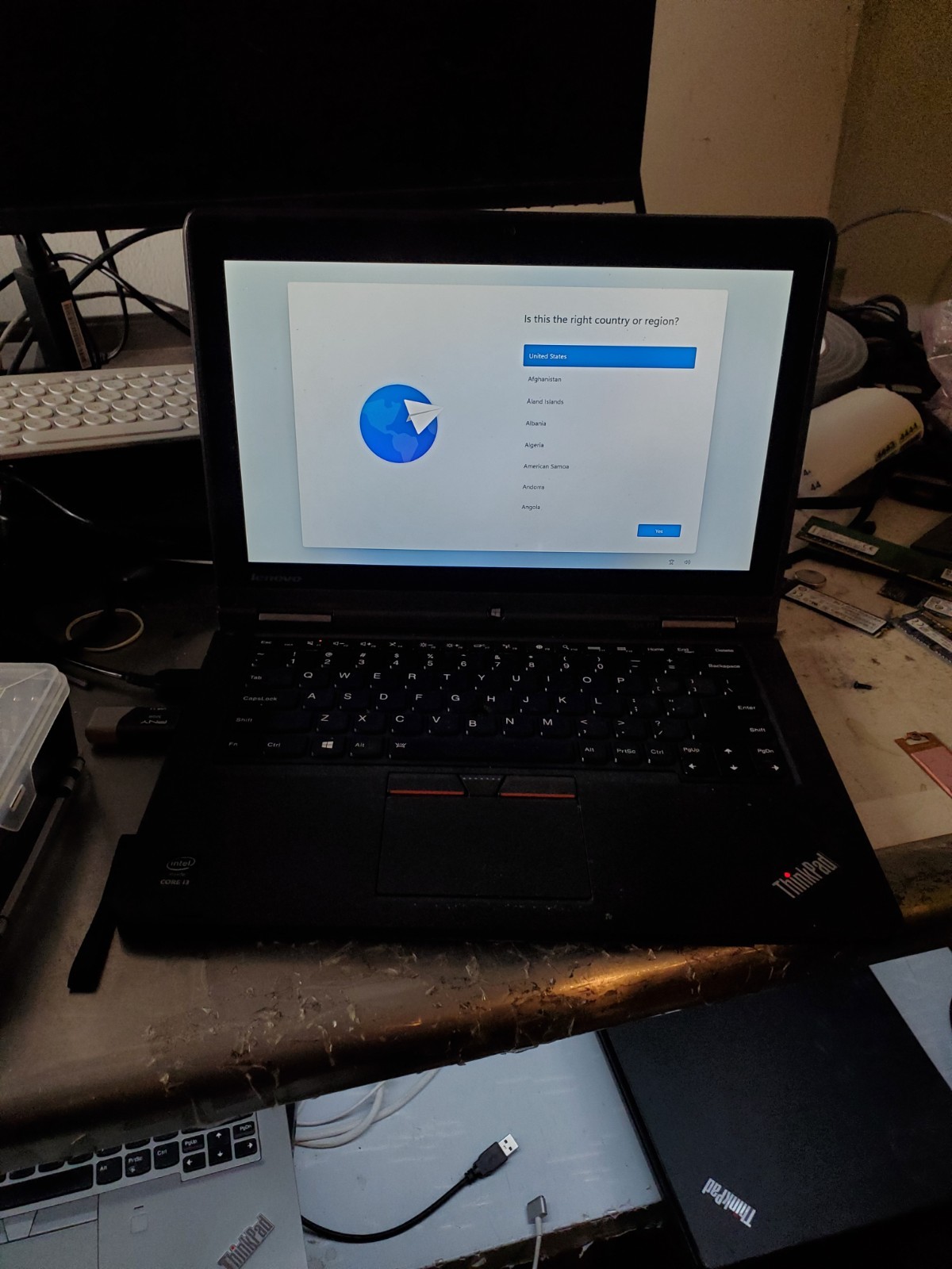 Lenovo ThinkPad S1 Yoga 12 i3-5005U 4GB RAM 120GB SSD Touch Windows 10